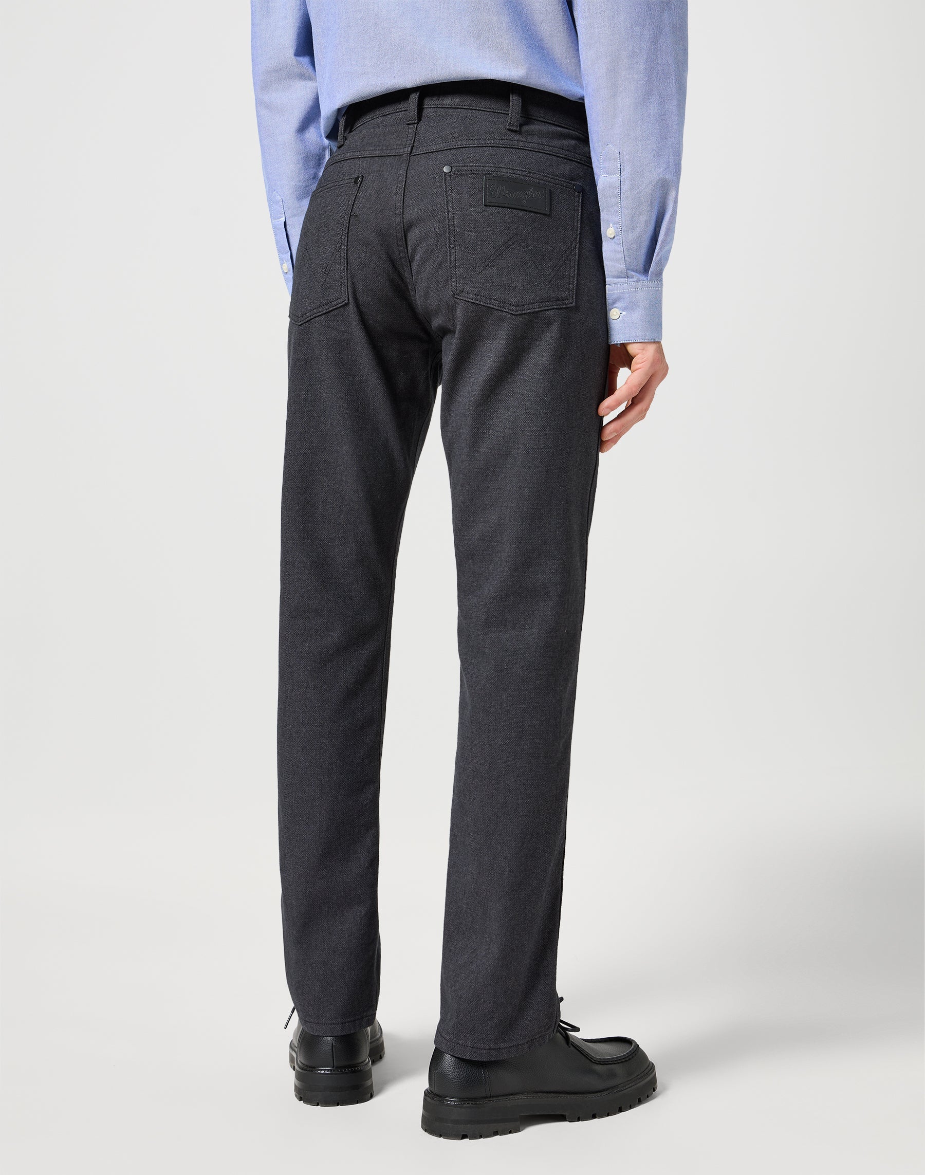 Greensboro in Charcoal Pantalon Wrangler