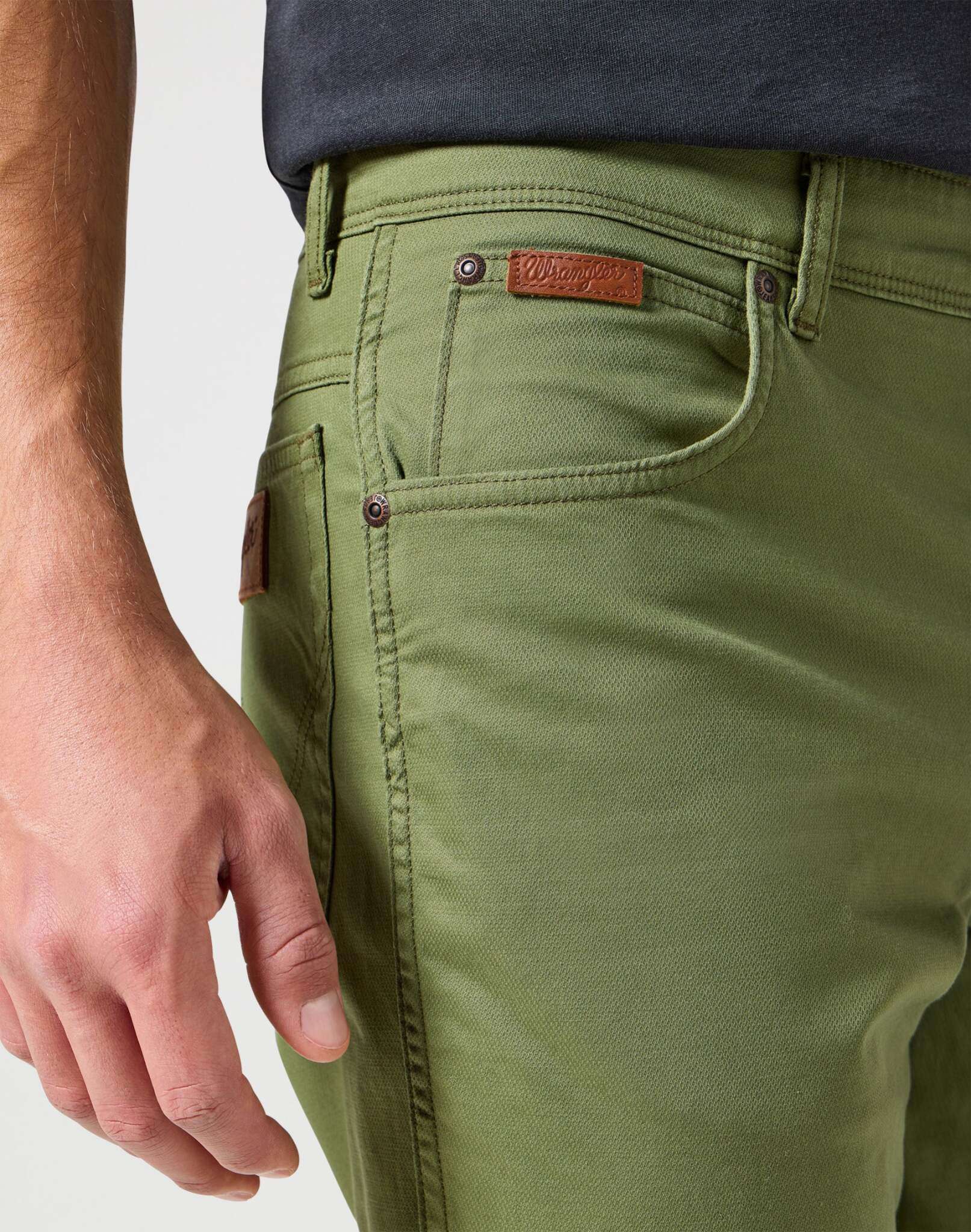 Texas in Dusty Olive Pantalon Wrangler