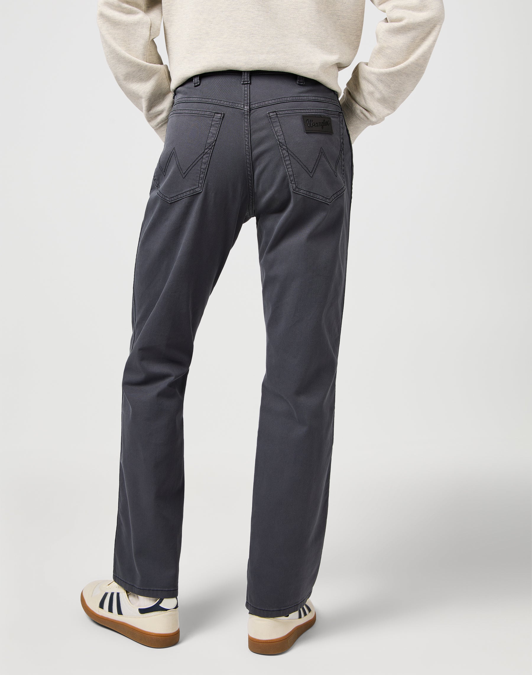 Texas in Faded Black Pantalon Wrangler