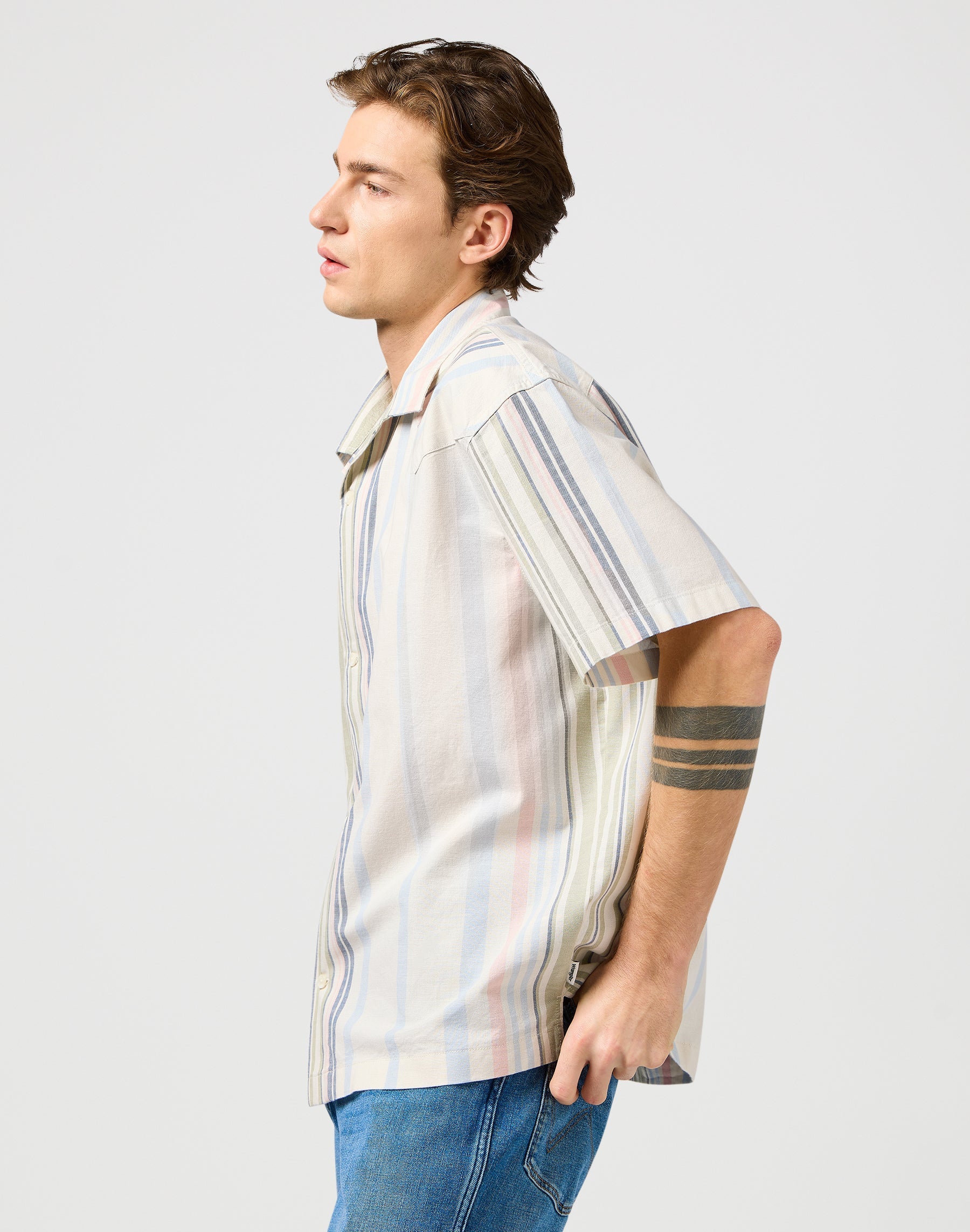 Ss W Resort Shirt in Natural Stripe Chemises Wrangler