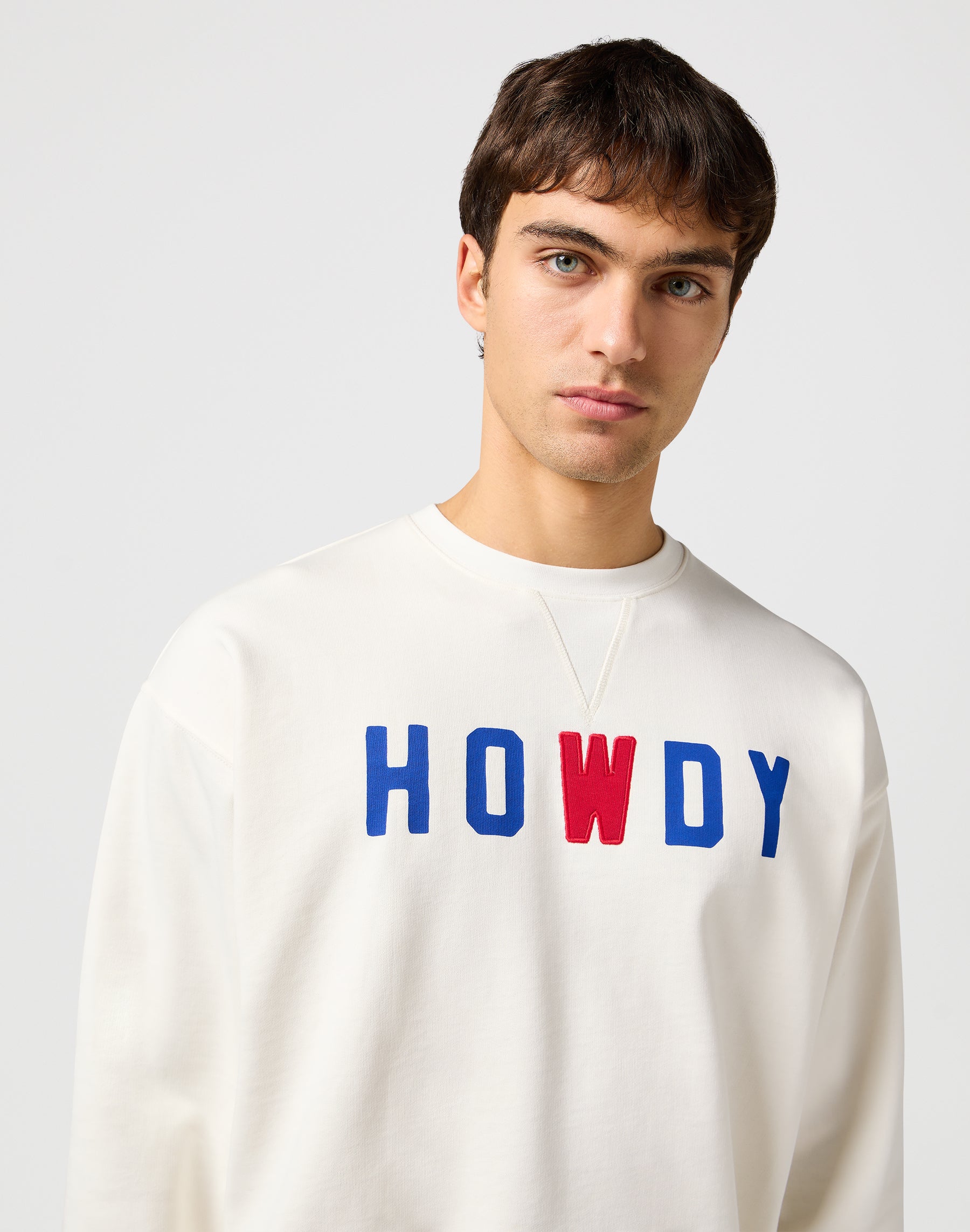 Graphic Crew in Vintage White Sweatshirts Wrangler
