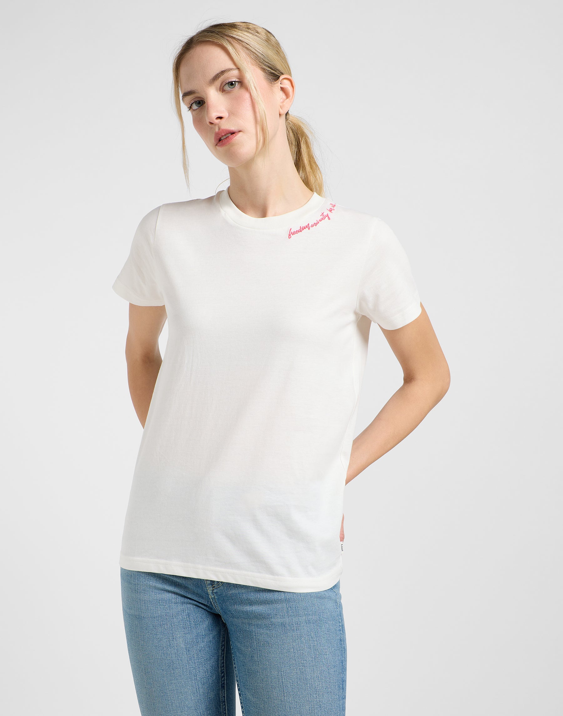 Little Embroidery Tee en écru T-shirts Lee