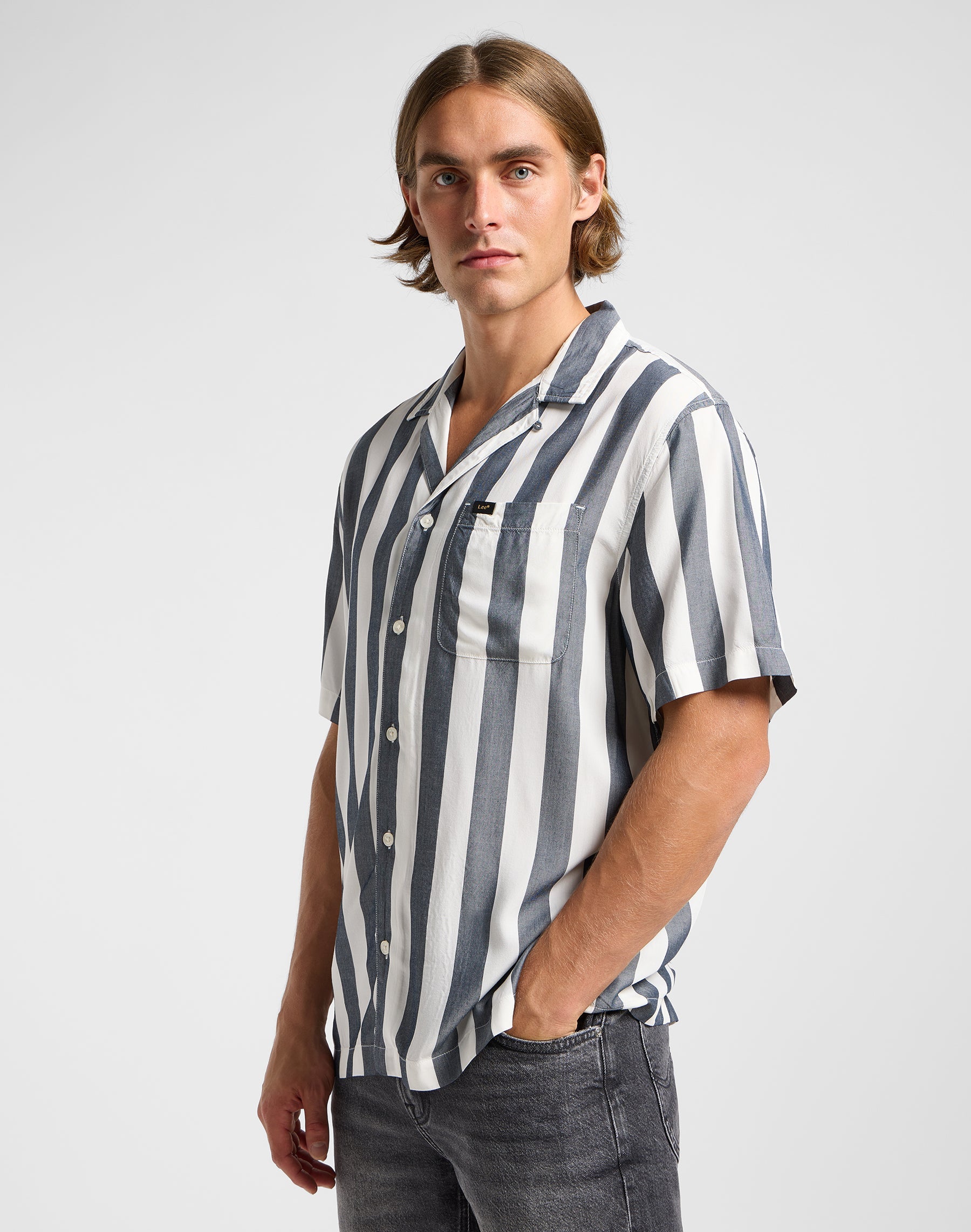 Resort Shirt in Rivet Navy Chemises Lee