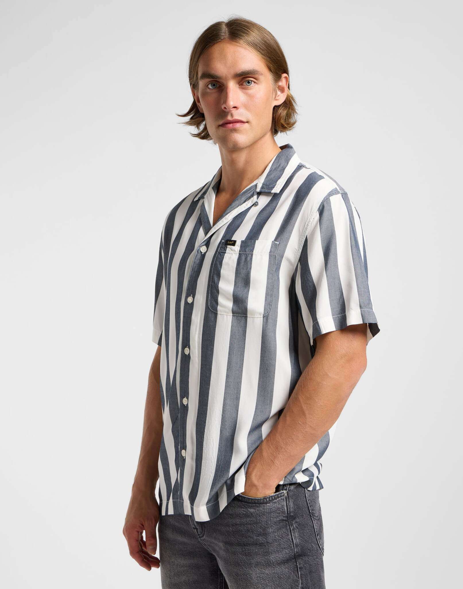 Resort Shirt in Rivet Navy Chemises Lee