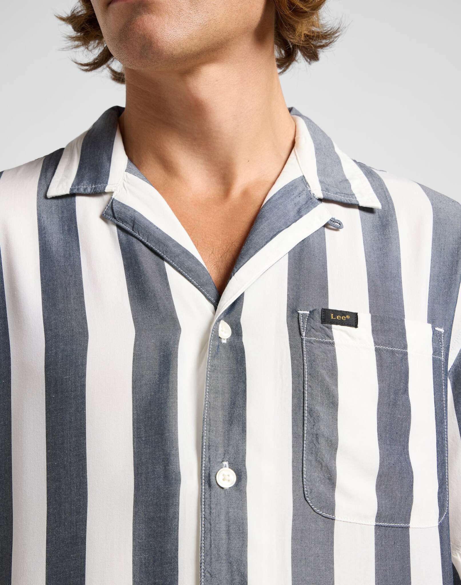 Resort Shirt in Rivet Navy Chemises Lee