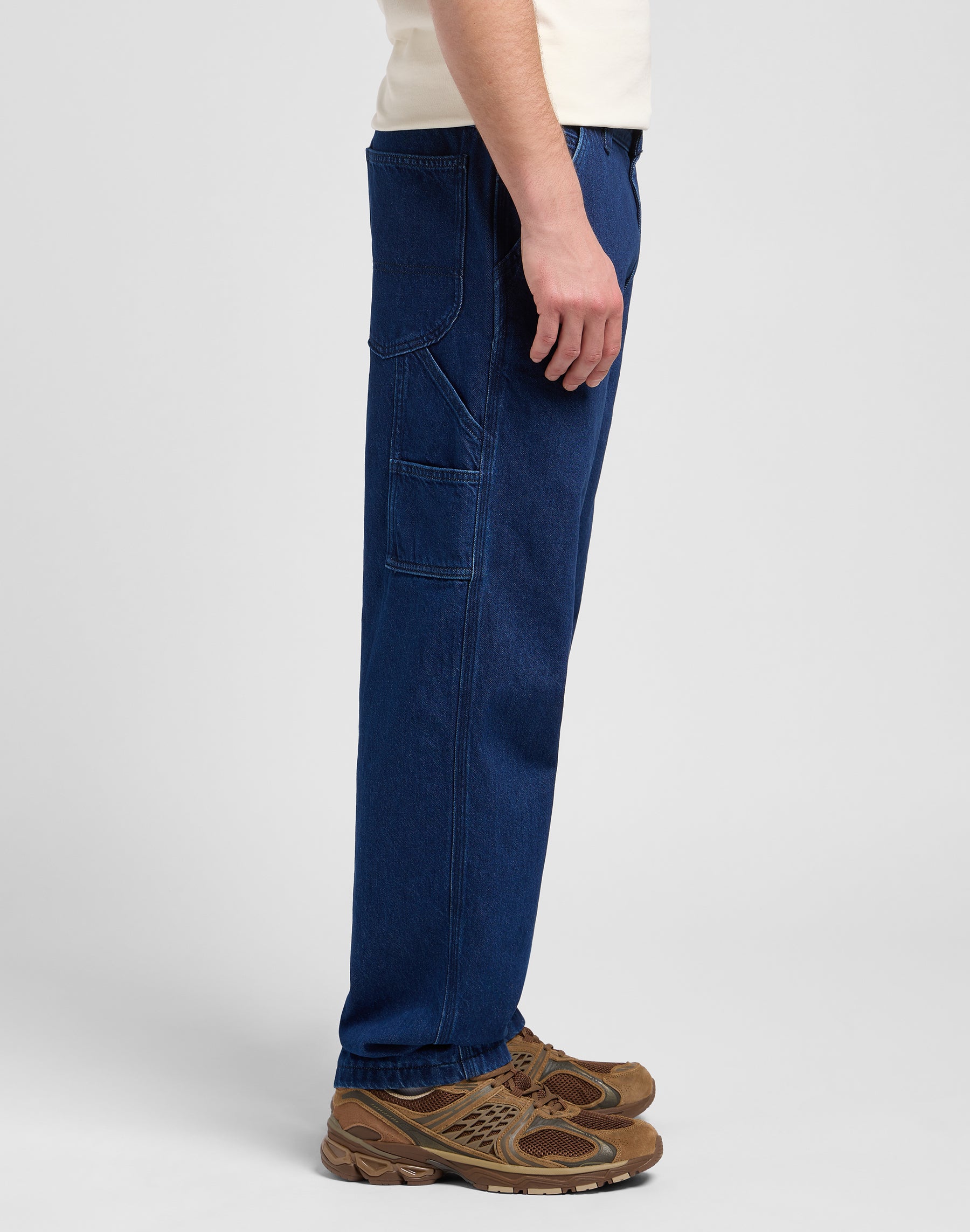 Ww Carpenter dans Save It Jeans Lee