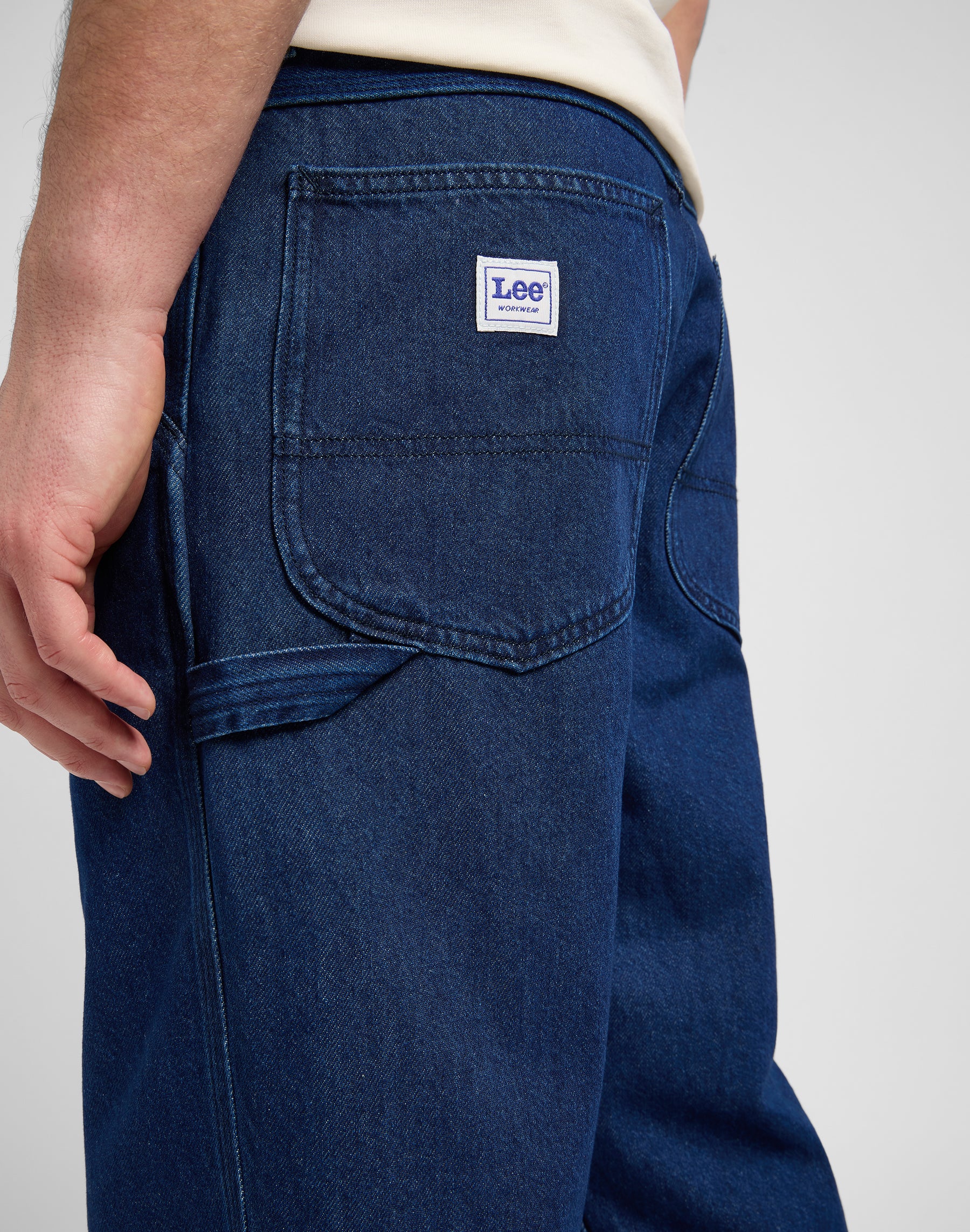 Ww Carpenter dans Save It Jeans Lee