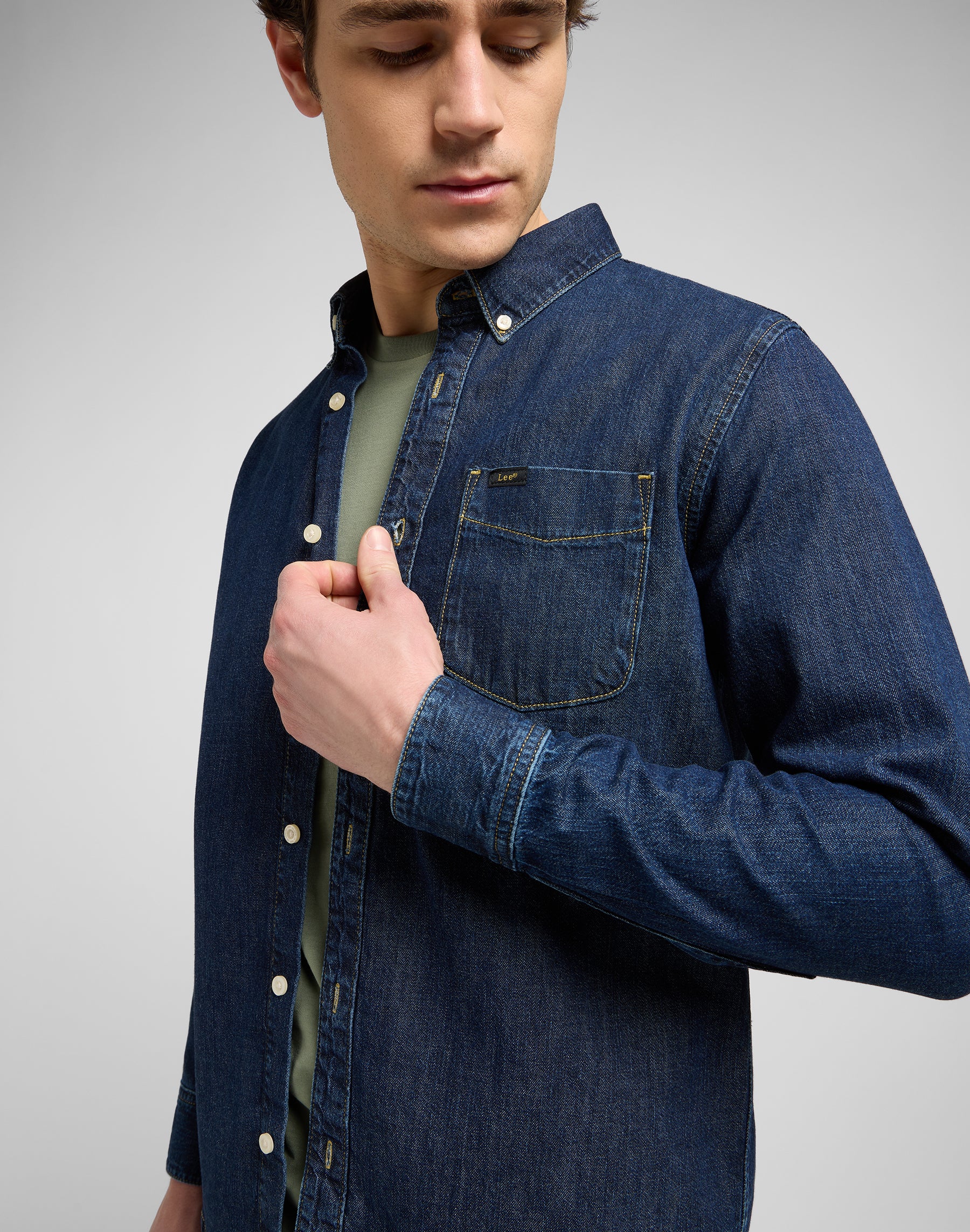 Lee Button Down in Mid Stone 2 Chemises Lee