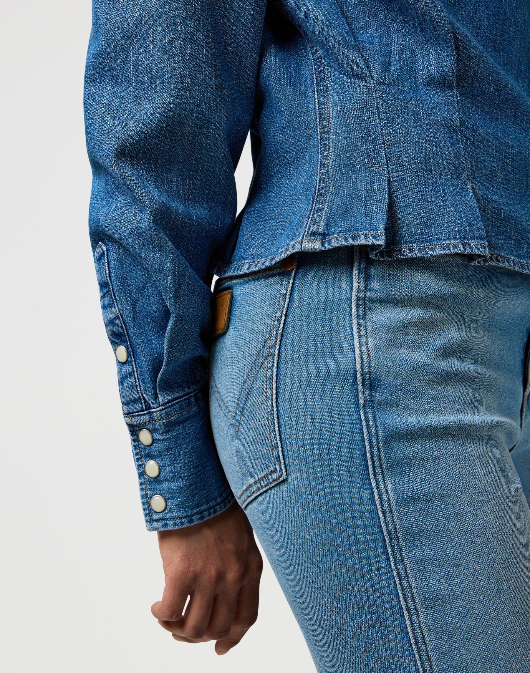 Femme Peplum Shirt in Light Hand Chemises Wrangler