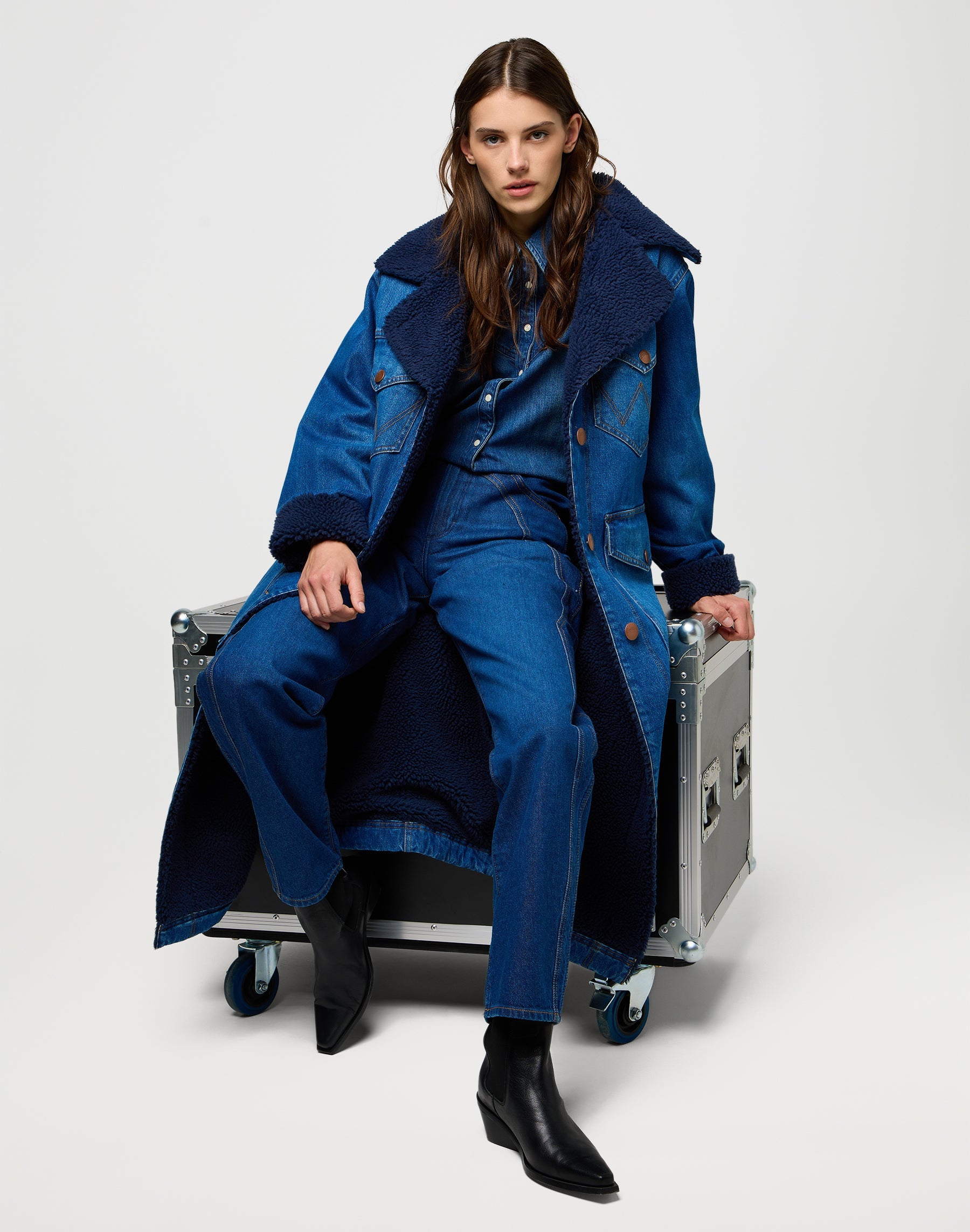 Yoke Denim Shirt in Sparkle Blue Chemises Wrangler