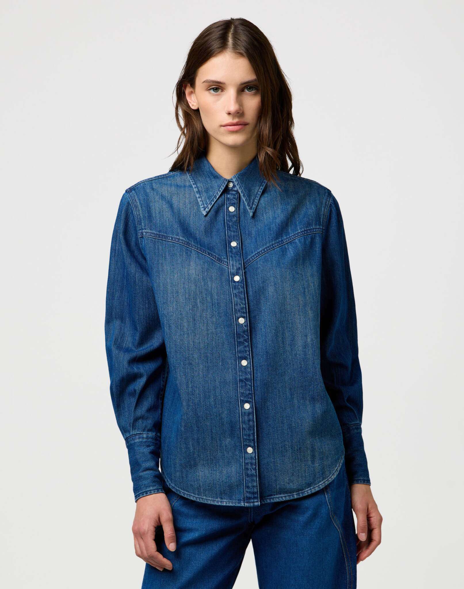 Yoke Denim Shirt in Sparkle Blue Chemises Wrangler