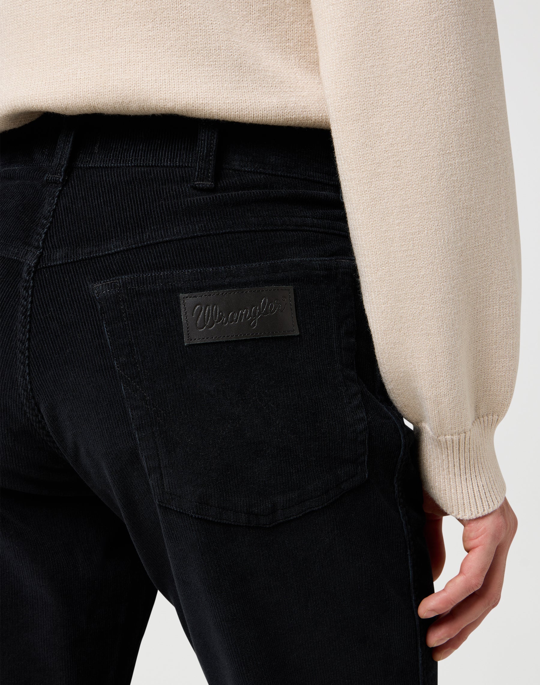 Texas in Black Pantalon Wrangler