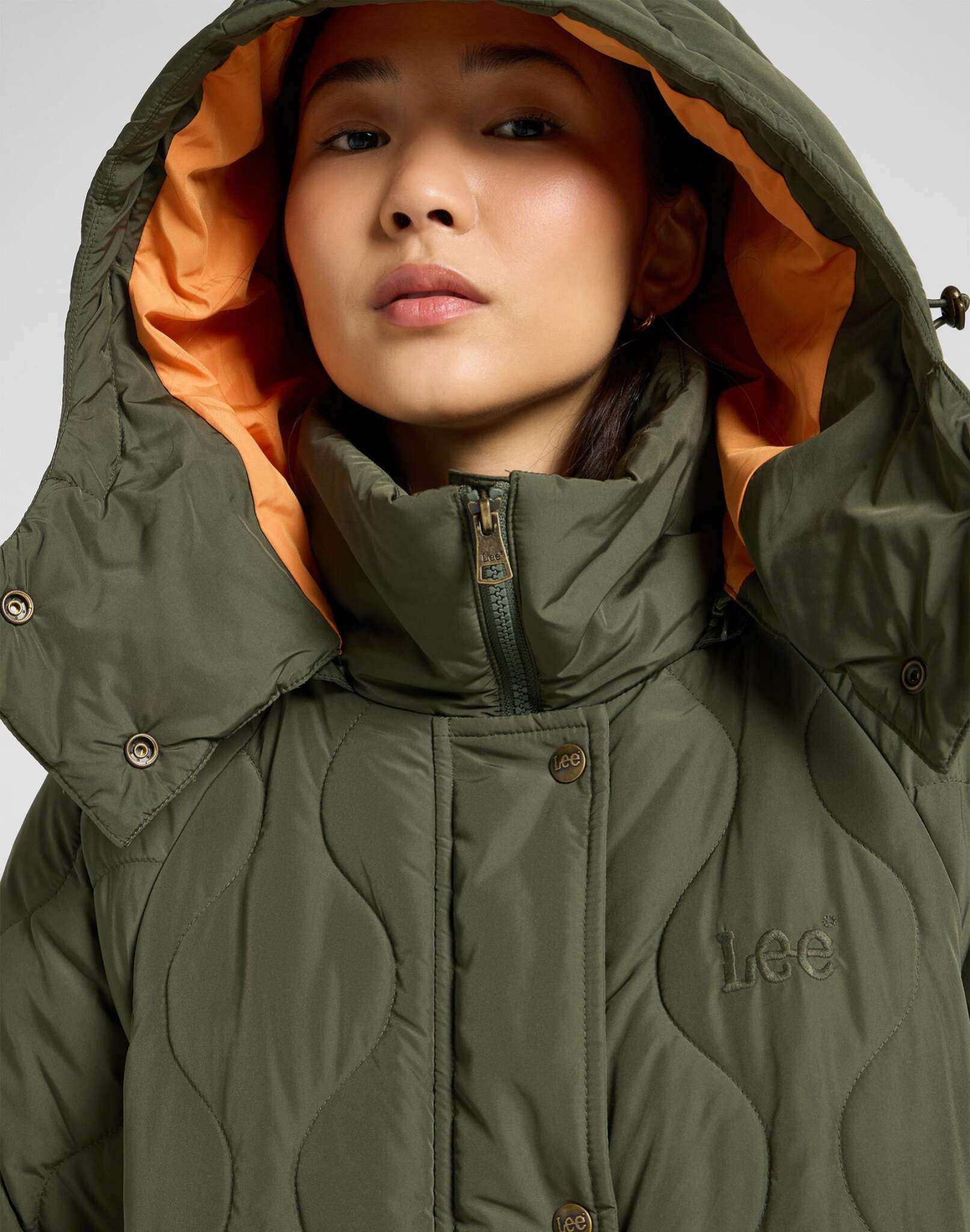 Long Puffer in Oak Moss Vestes Lee