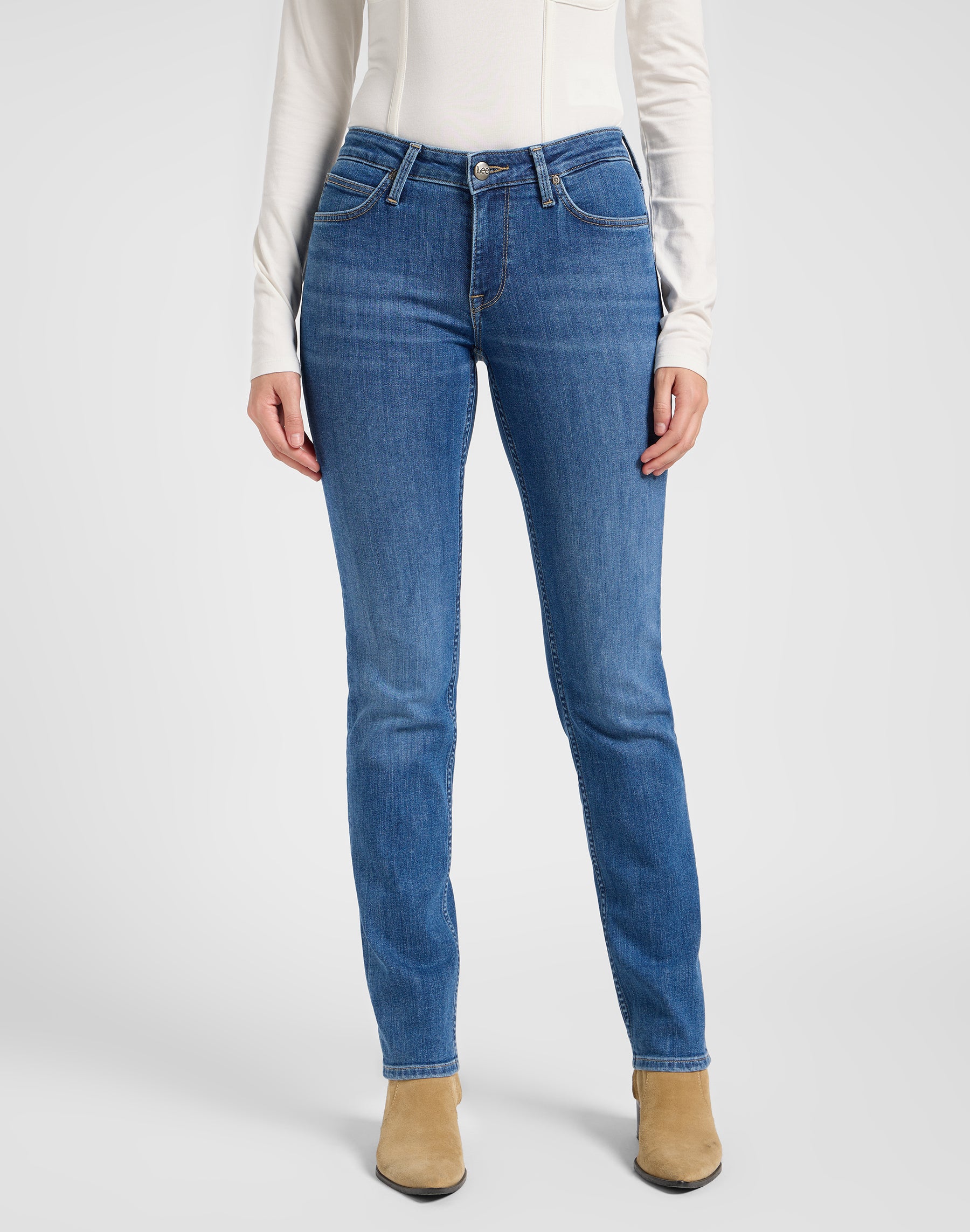 Elly dans Hidden Lagoon Jeans Lee