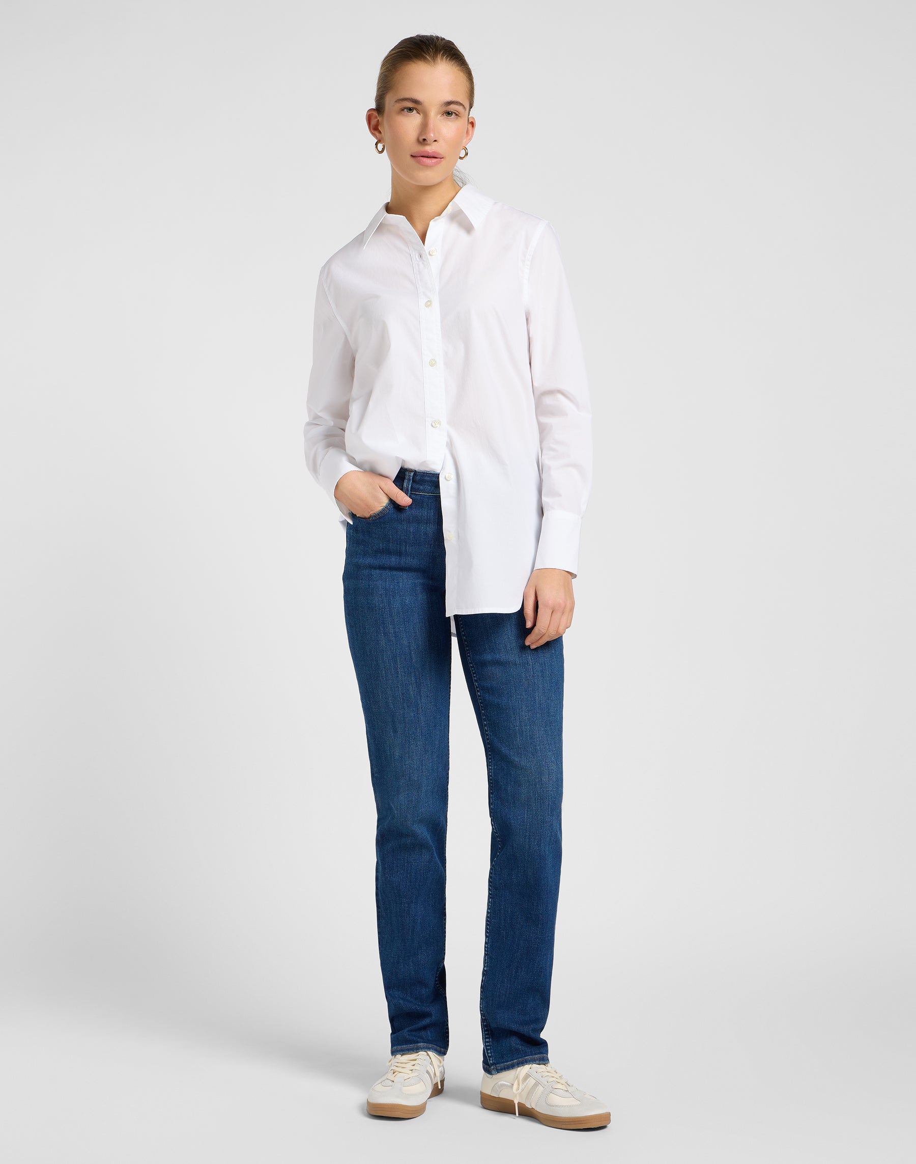 Marion en jeans Sea Voyage Lee
