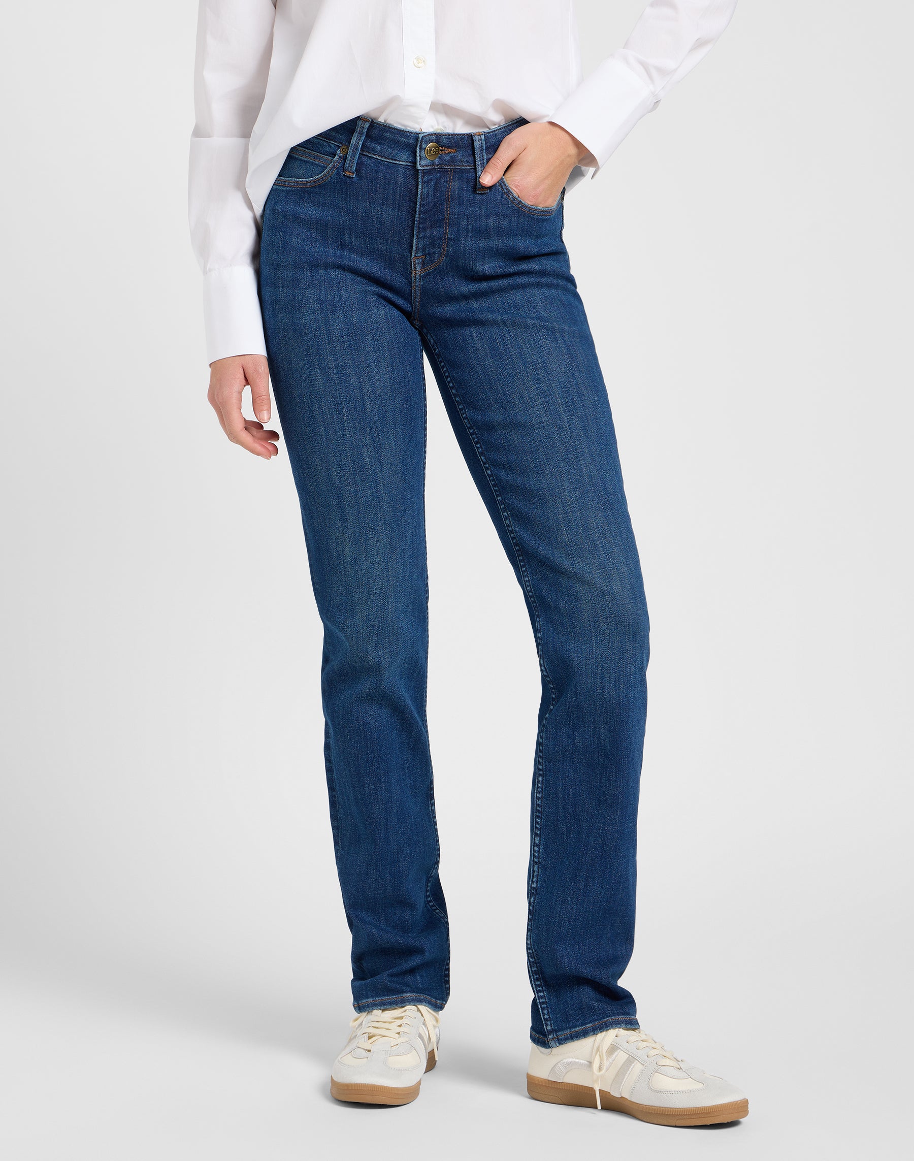 Marion en jeans Sea Voyage Lee