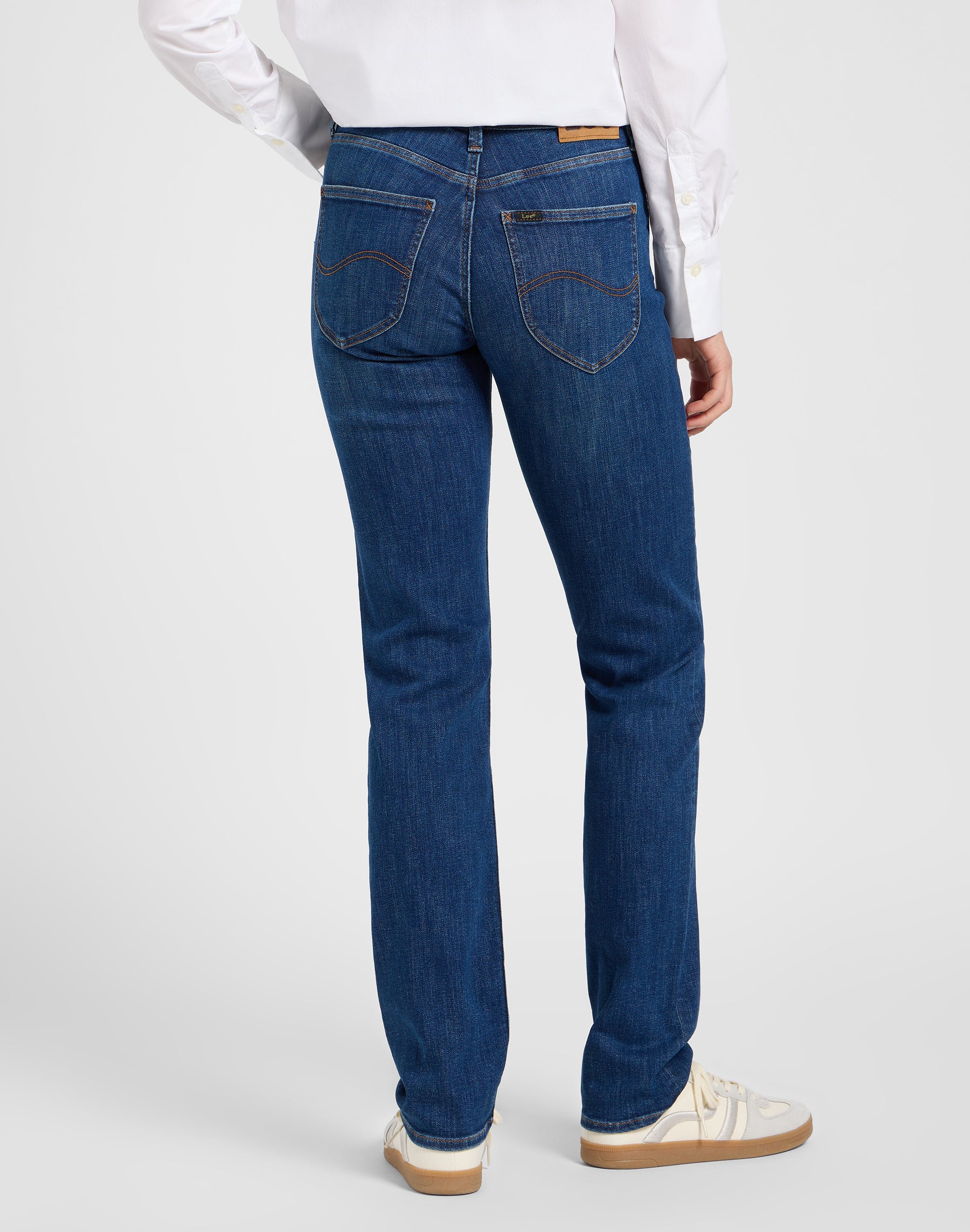 Marion en jeans Sea Voyage Lee