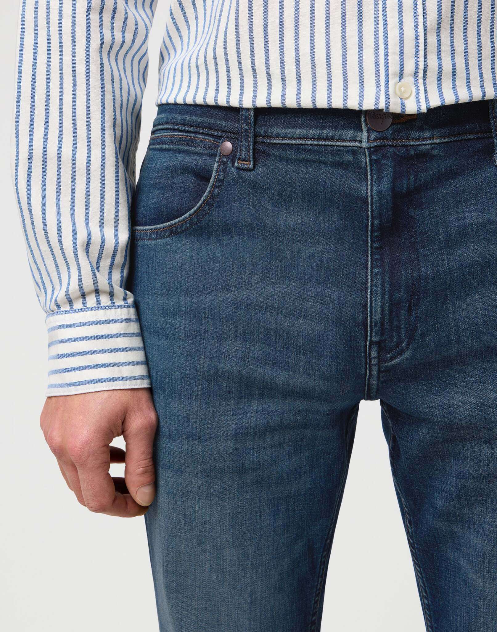 Greensboro en bleu marine Jeans Wrangler