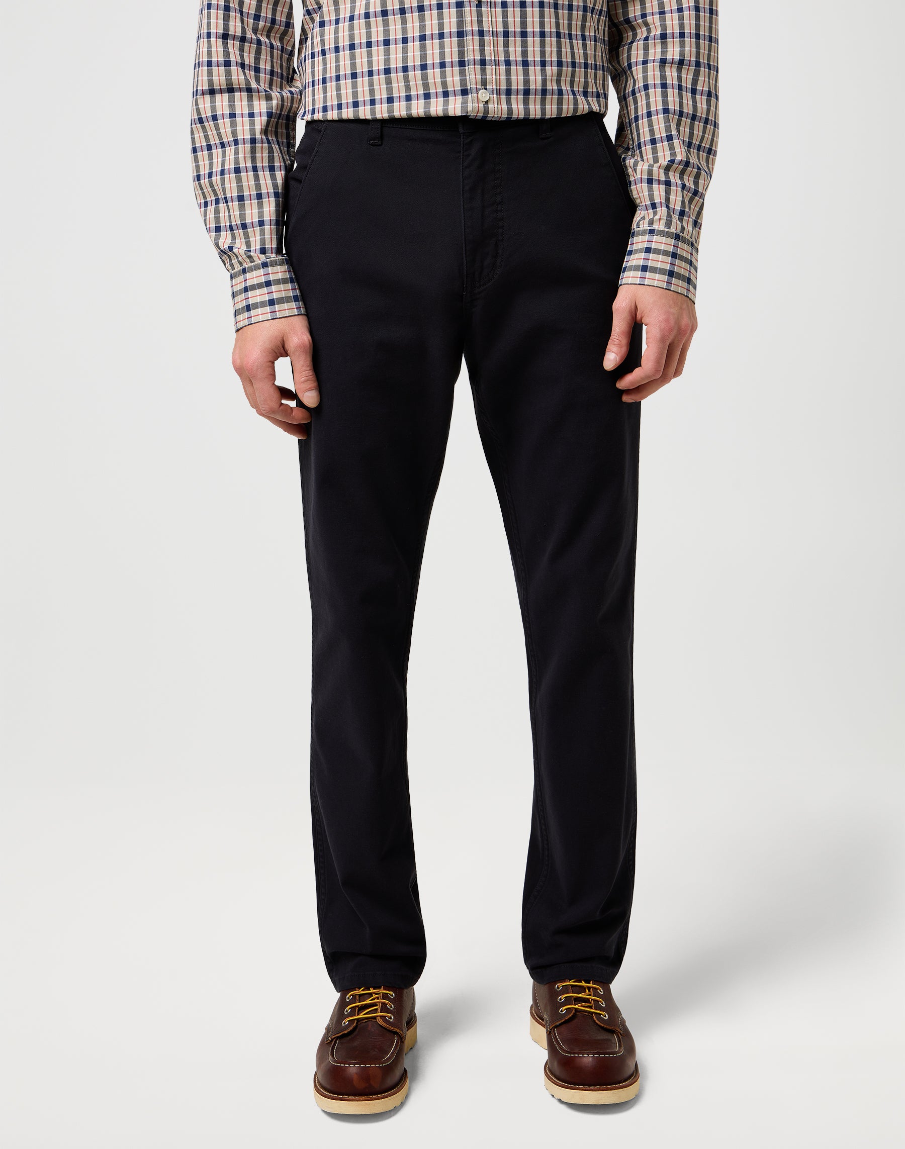Regular Chino in Black Pantalon Wrangler