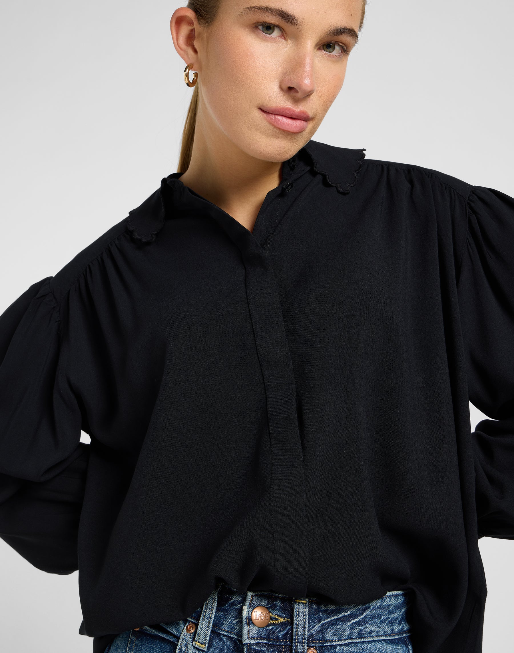 Statement Collar Shirt in Unionall Black Chemises Lee