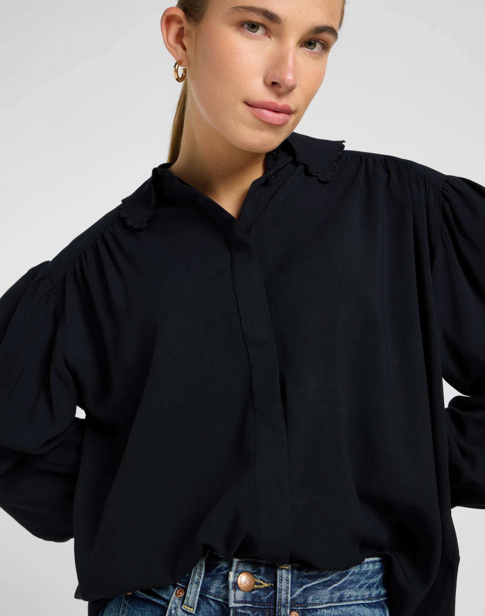 Statement Collar Shirt in Unionall Black Chemises Lee