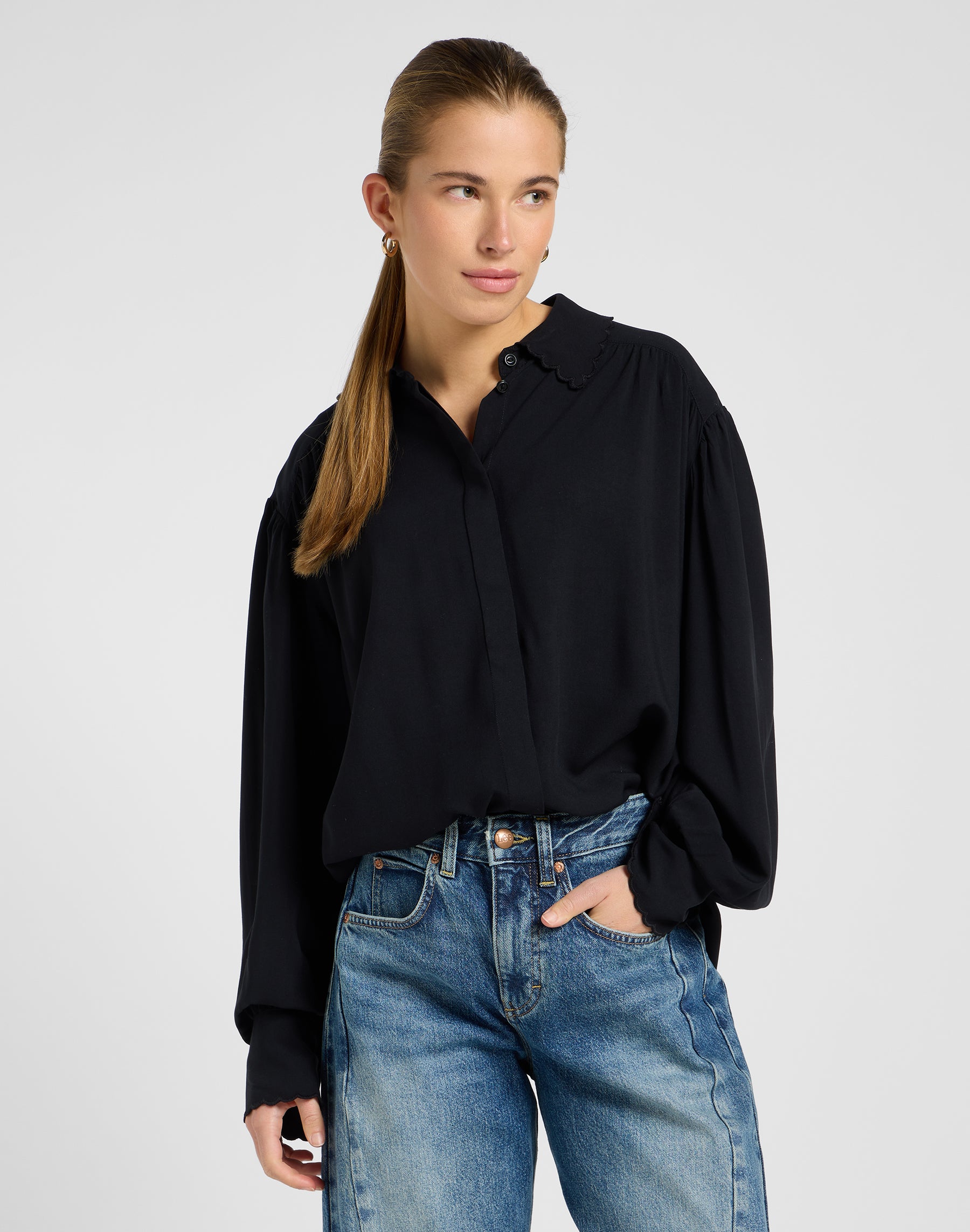 Statement Collar Shirt in Unionall Black Chemises Lee