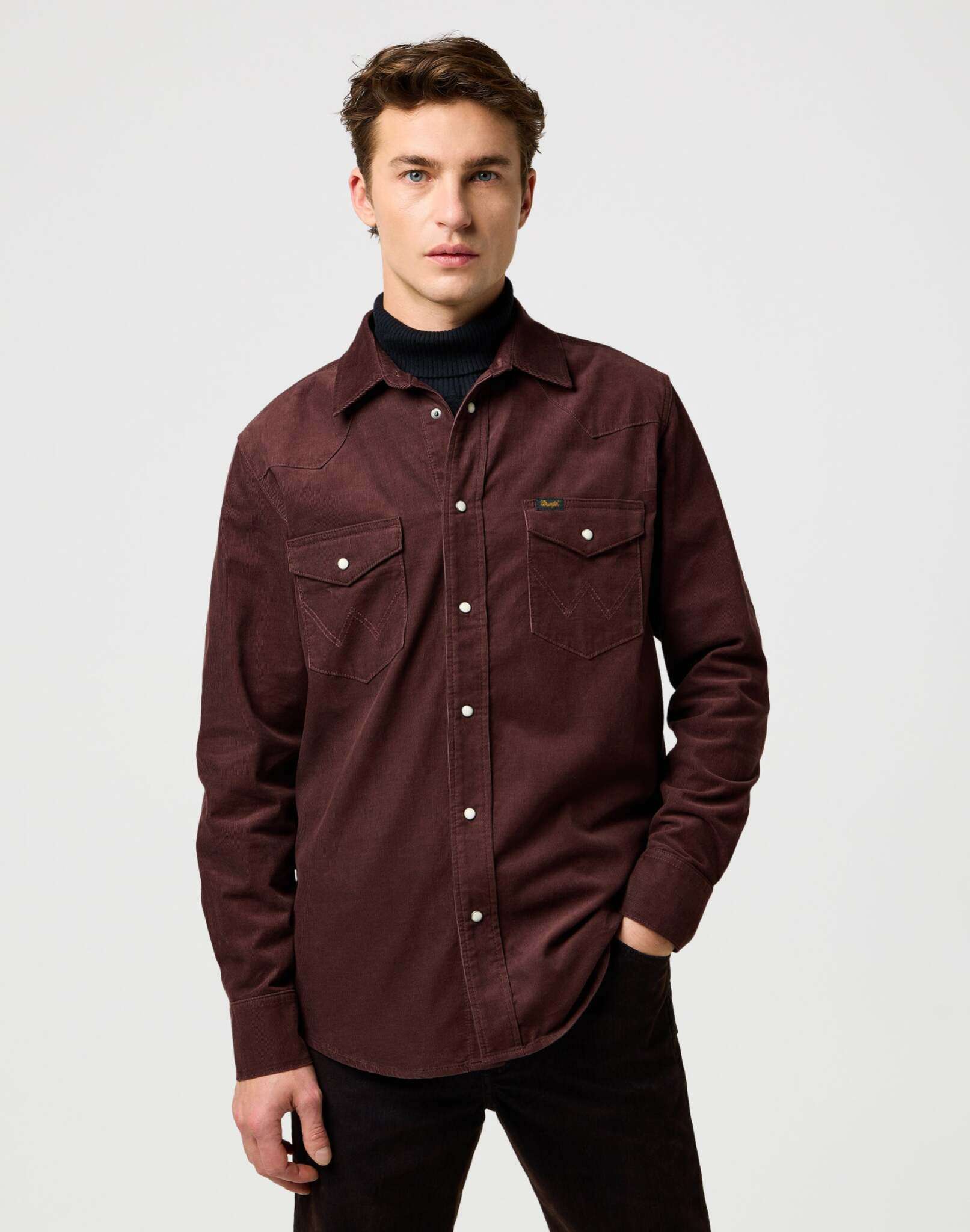 Chemise Western en velours côtelé in Mahogany Chemises Wrangler