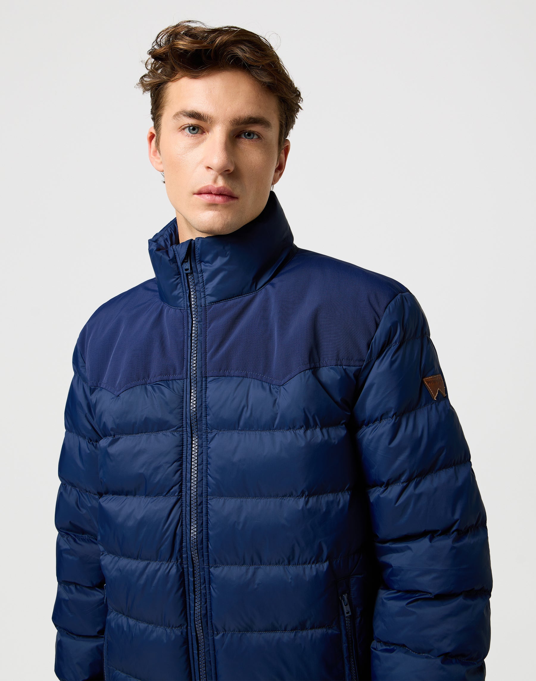 Packable Puffer in Navy Vestes Wrangler