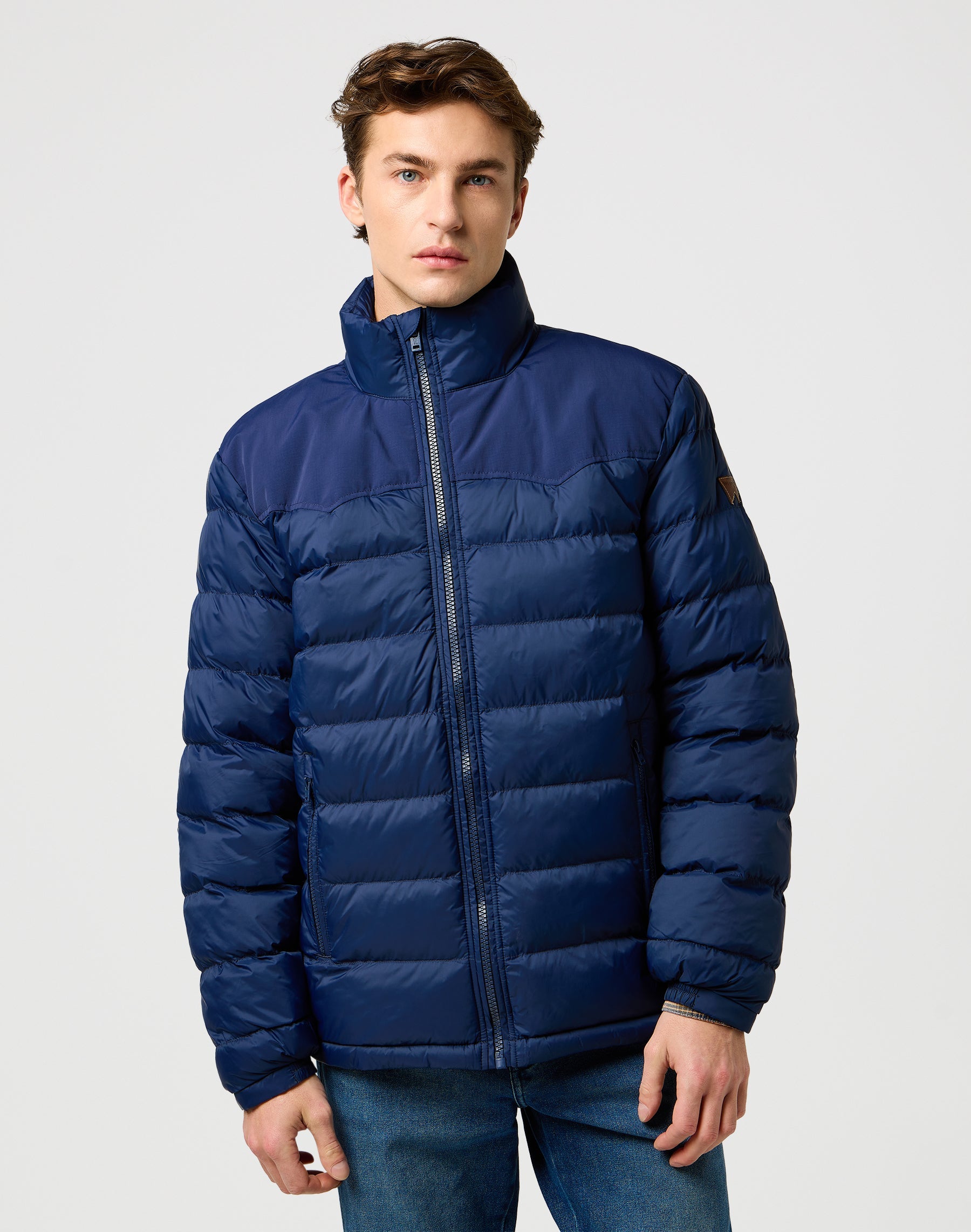 Packable Puffer in Navy Vestes Wrangler