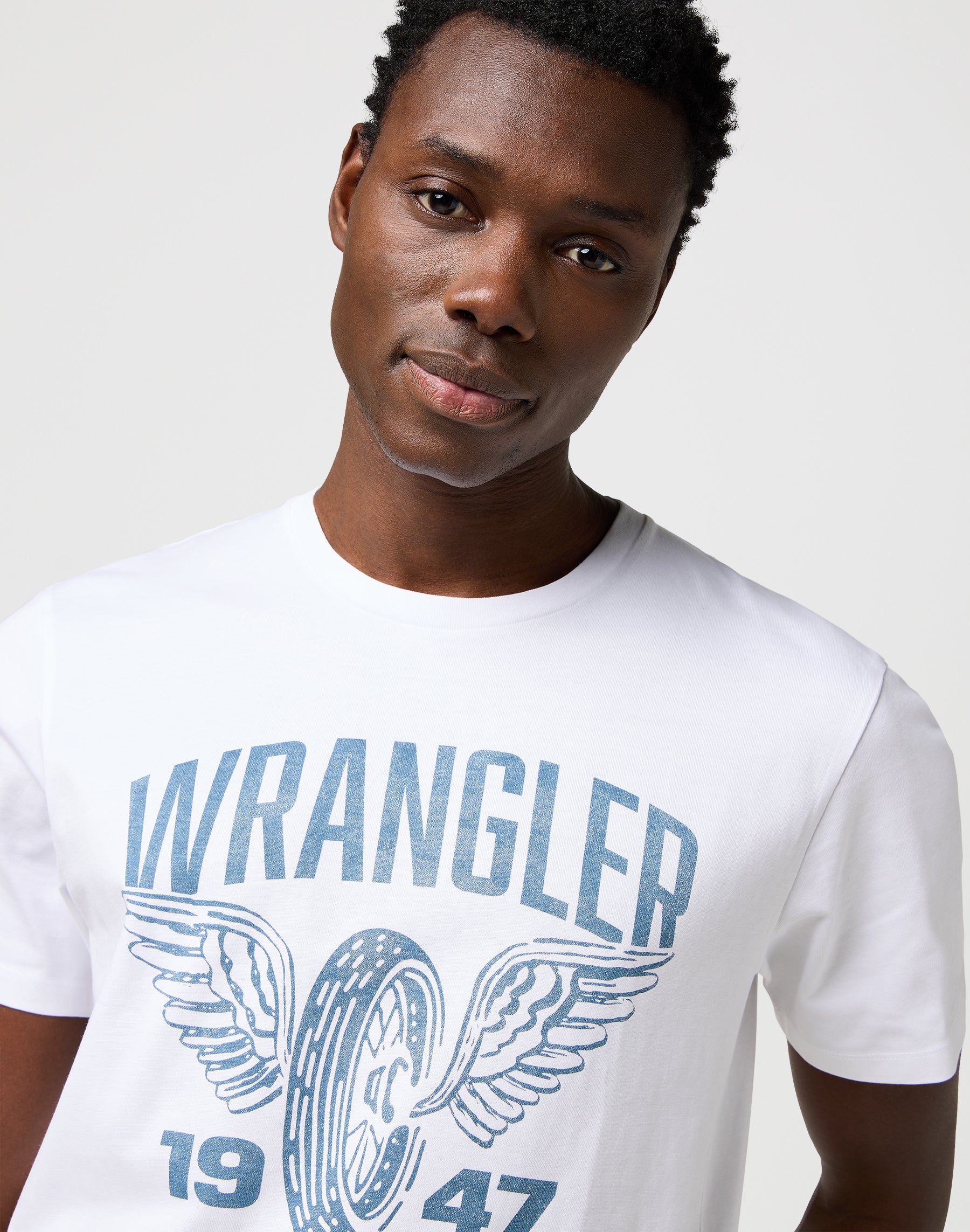 Americana Tee in Worn White T-shirts Wrangler