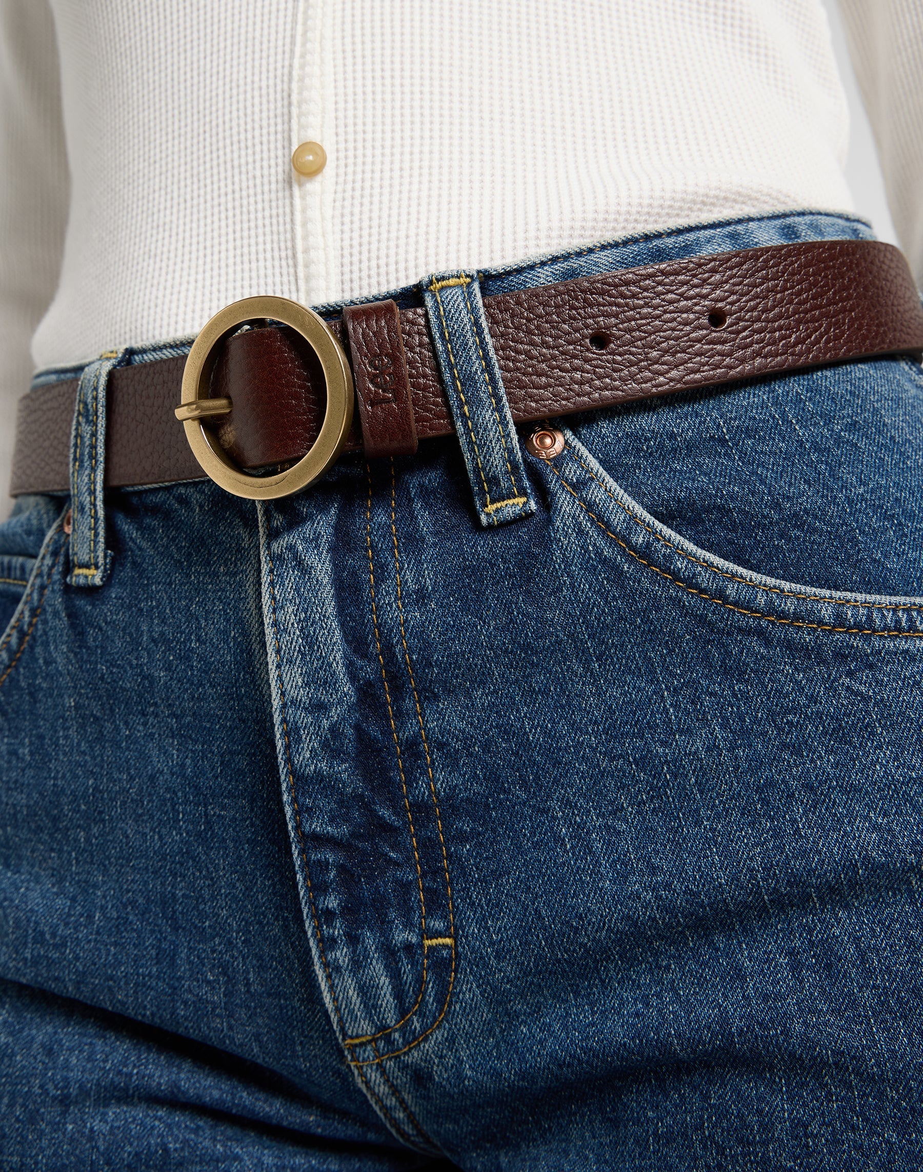 Round Buckle Belt in Dark Brown Ceinture Lee