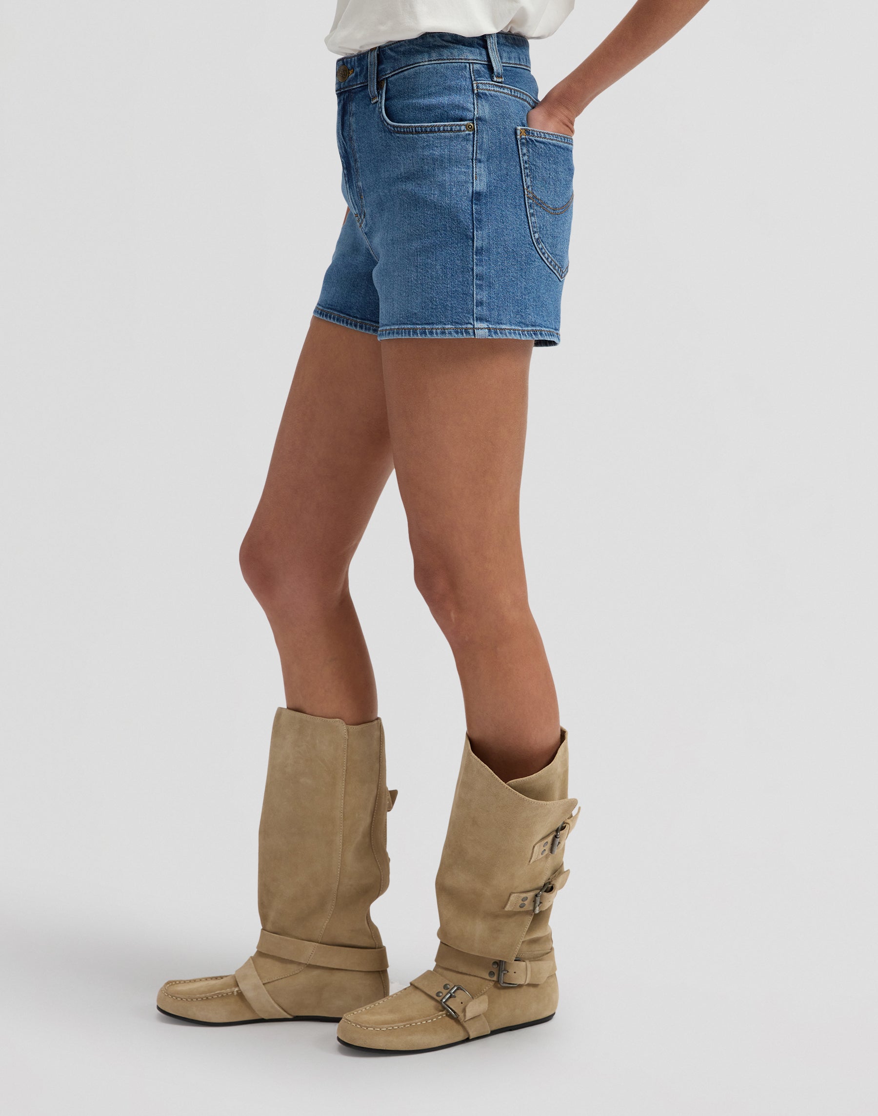 Carol Short en short en jean Sleet Lee