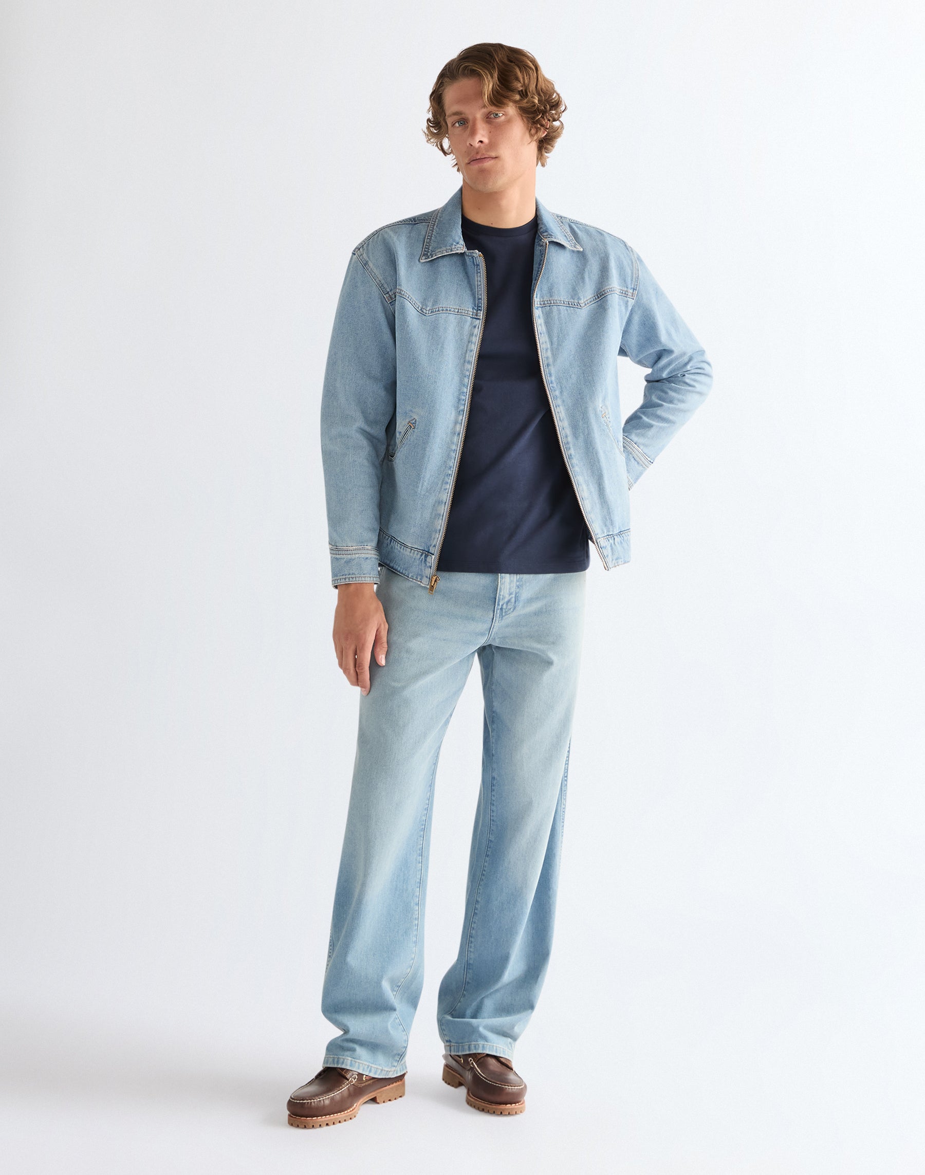 Jeans Loose Straight en Dove Wing Wrangler