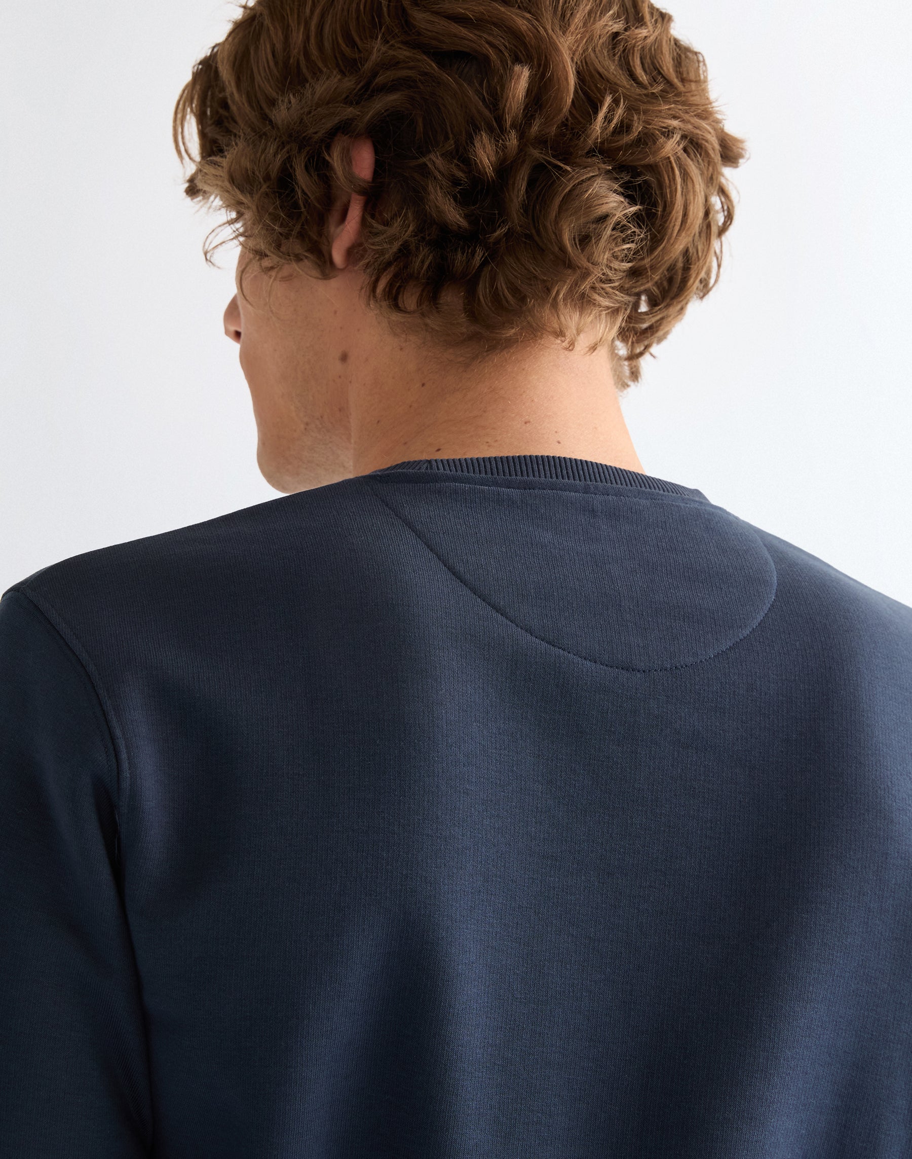 Équipe de broderie en sweat-shirts bleu marine Wrangler