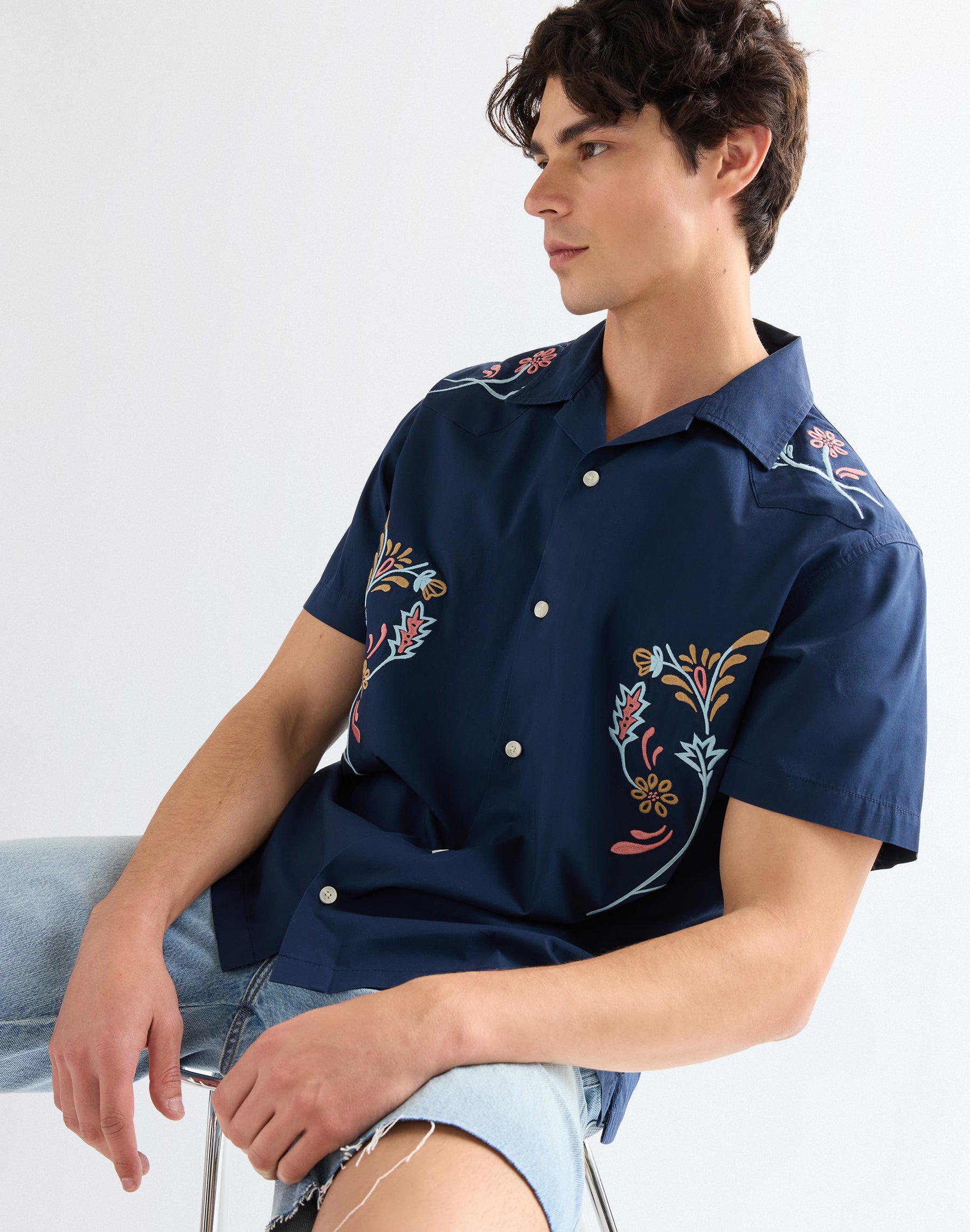 Chemise à manches courtes W Resort, bleu marine à fleurs Chemises Wrangler
