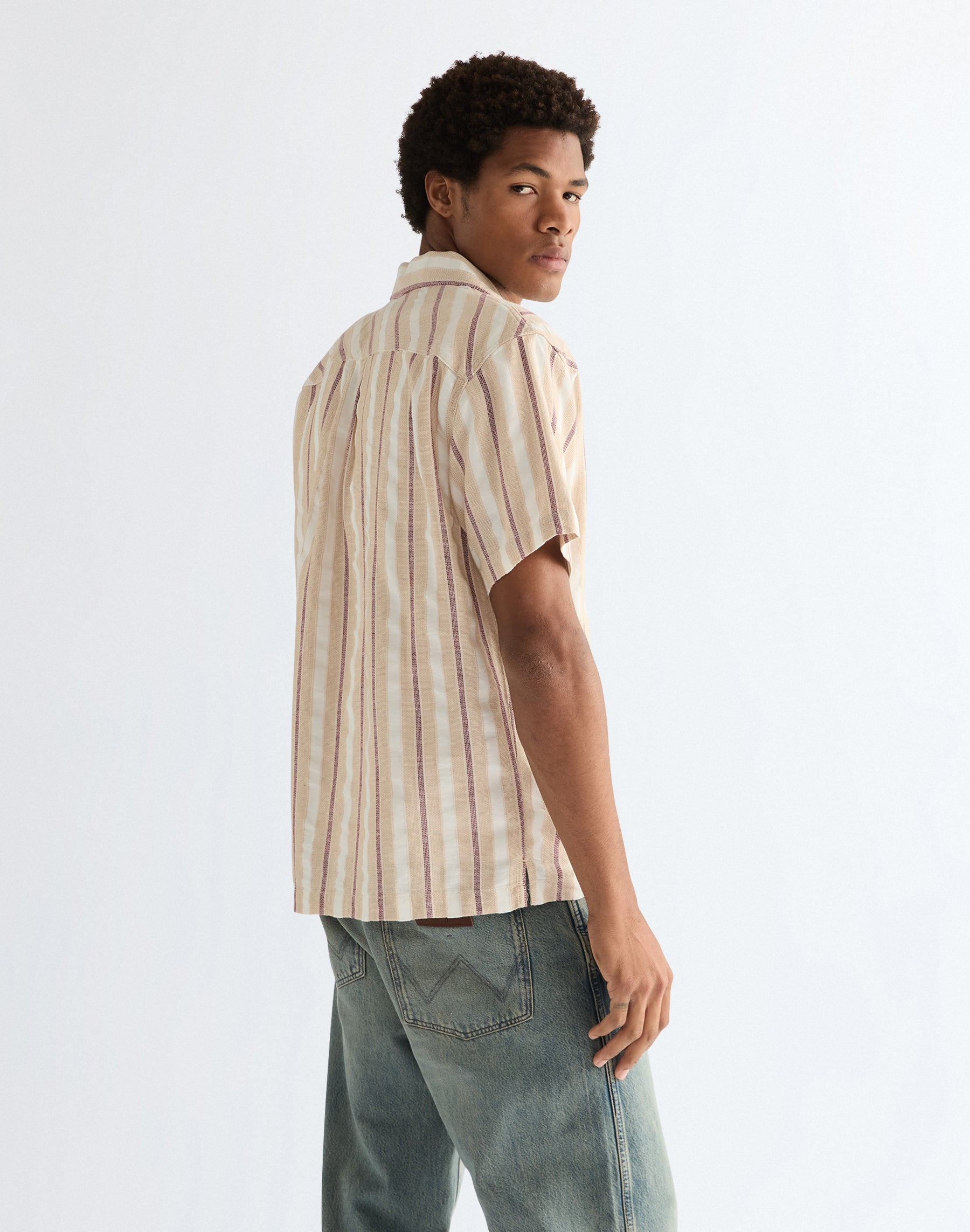 Chemise à manches courtes W Resort, couleur Tan Ruby Wine Chemises Wrangler