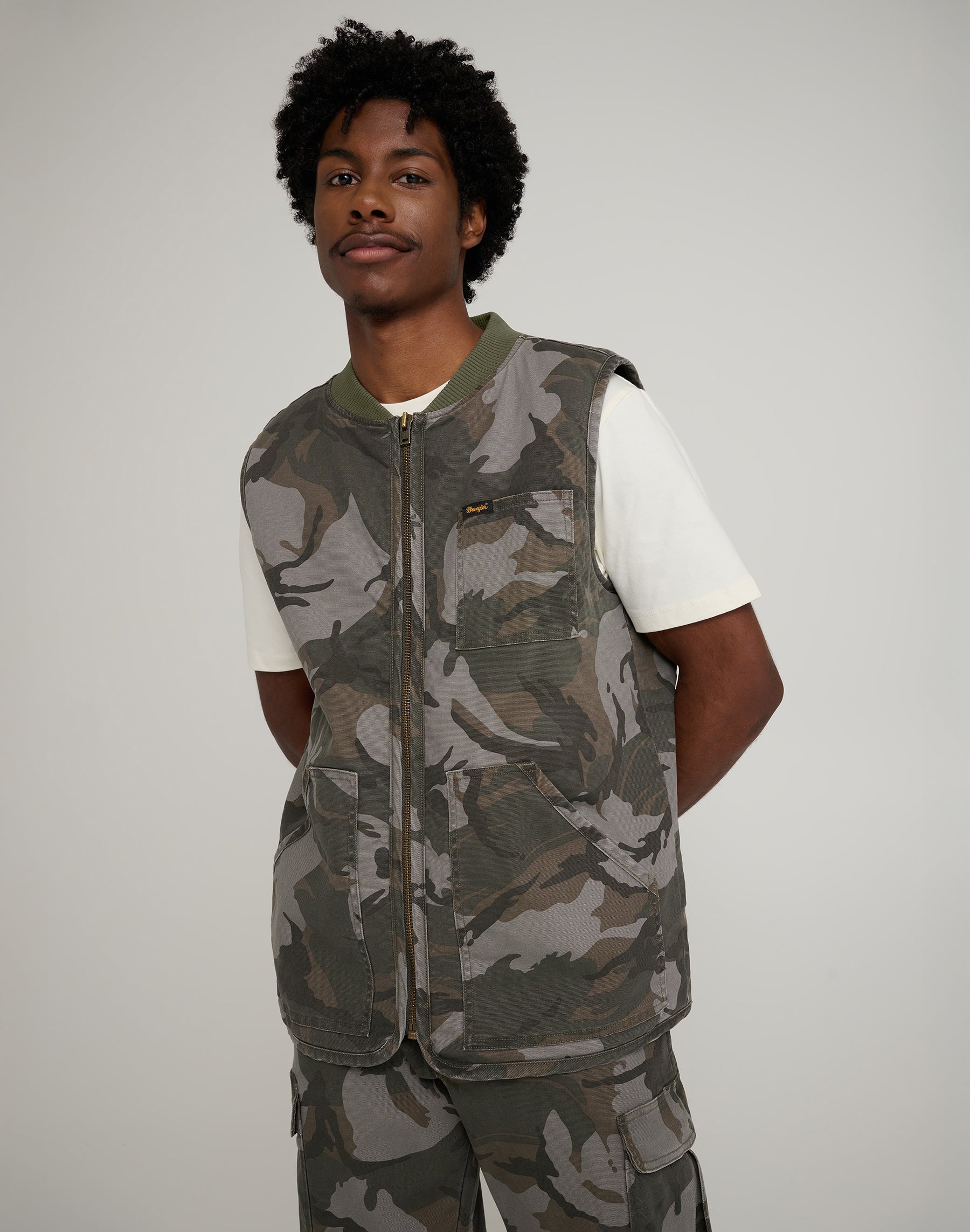 Mike Lucas Vest in Camo Vestes Wrangler