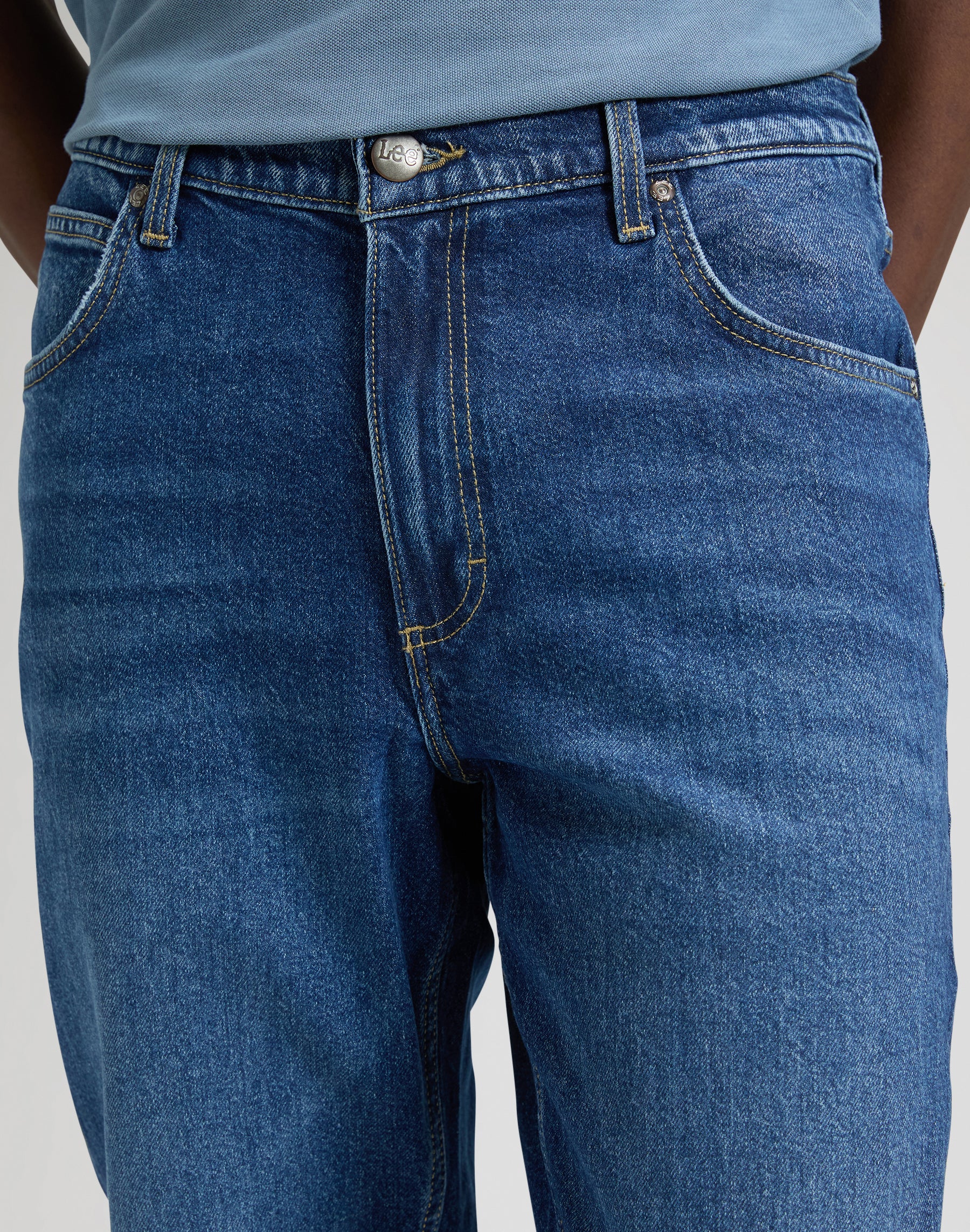 Haden en bleu marine Cast