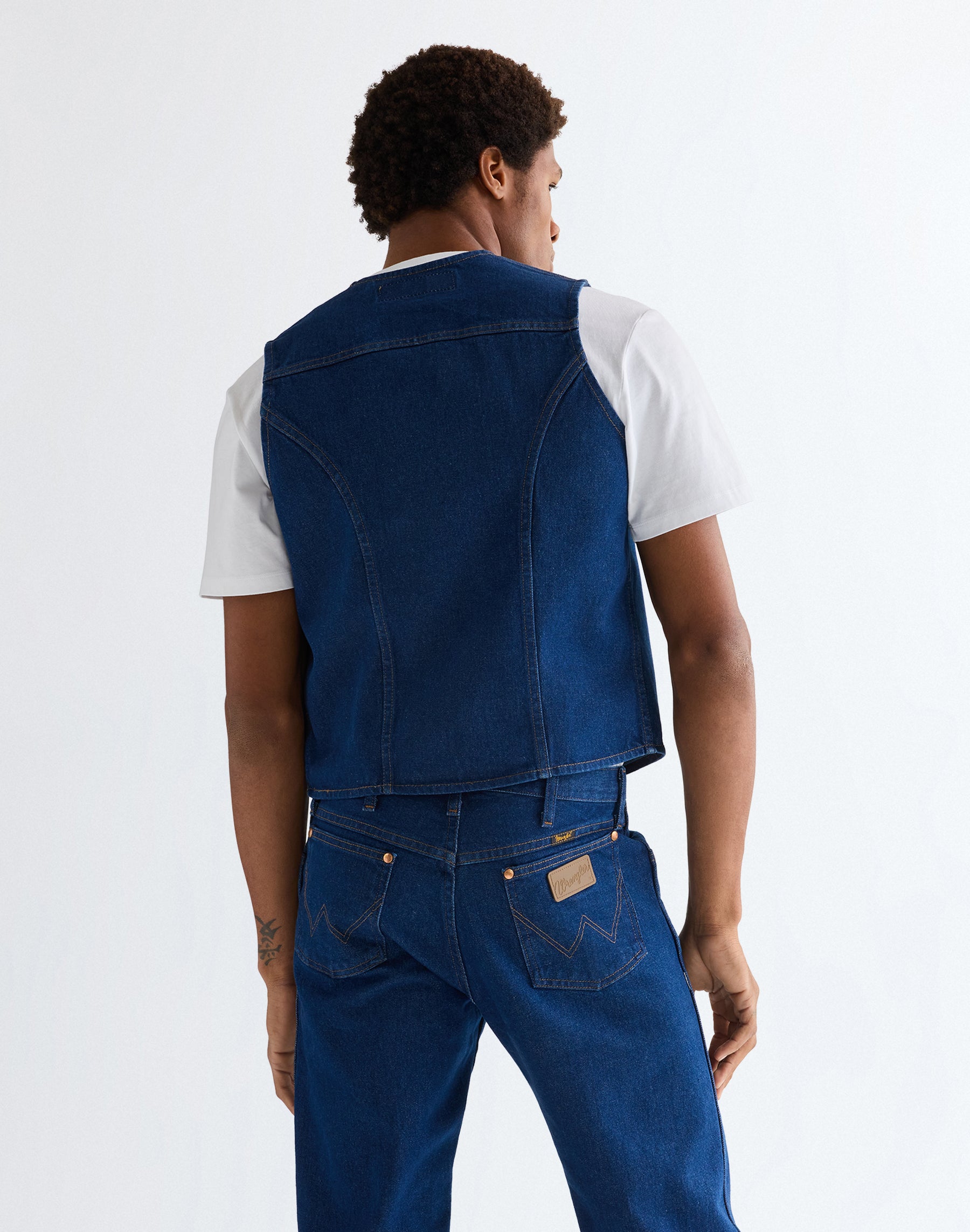 Gilet Cowboy Cut en indigo prélavé Vestes Wrangler