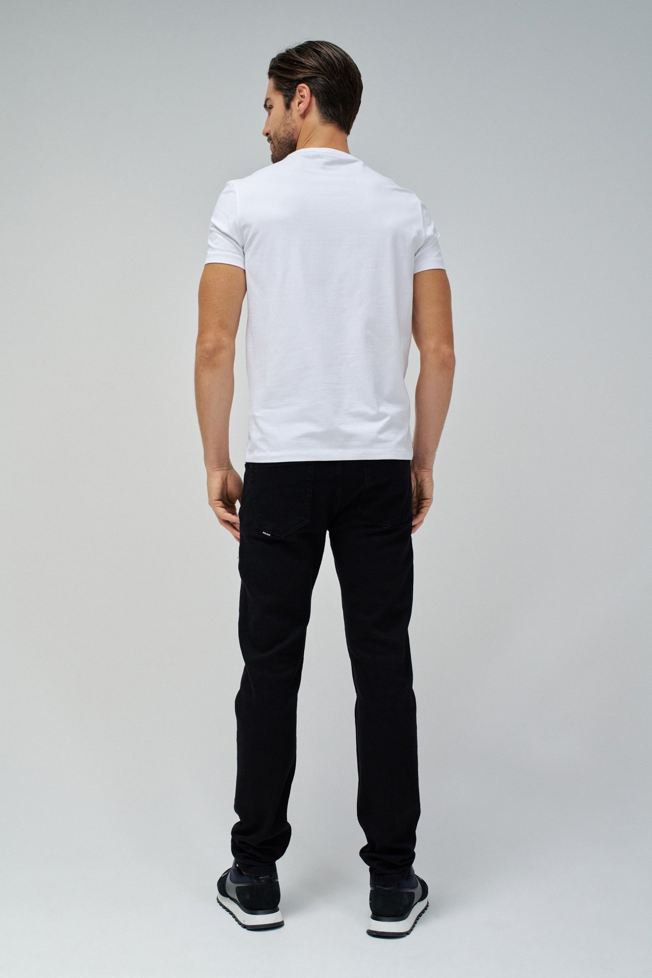 T-shirt Vneck Cotton Lycra Badge métallique en blanc T-shirts Salsa Jeans