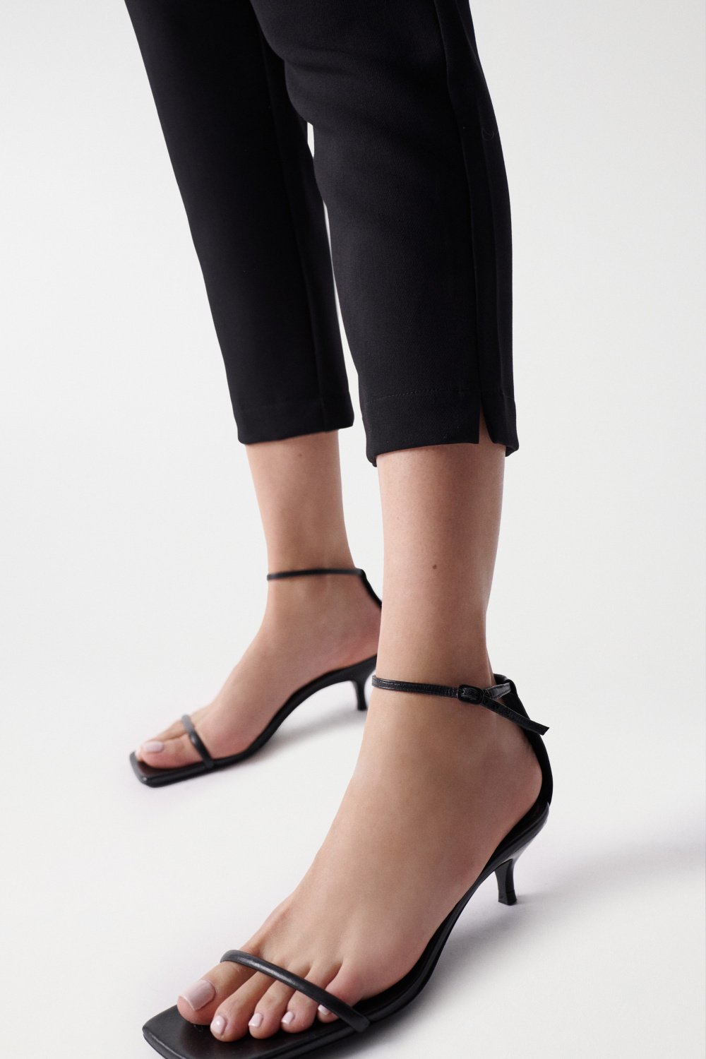 Chino Cropped Slim High Waist Pantalon en noir Salsa Jeans