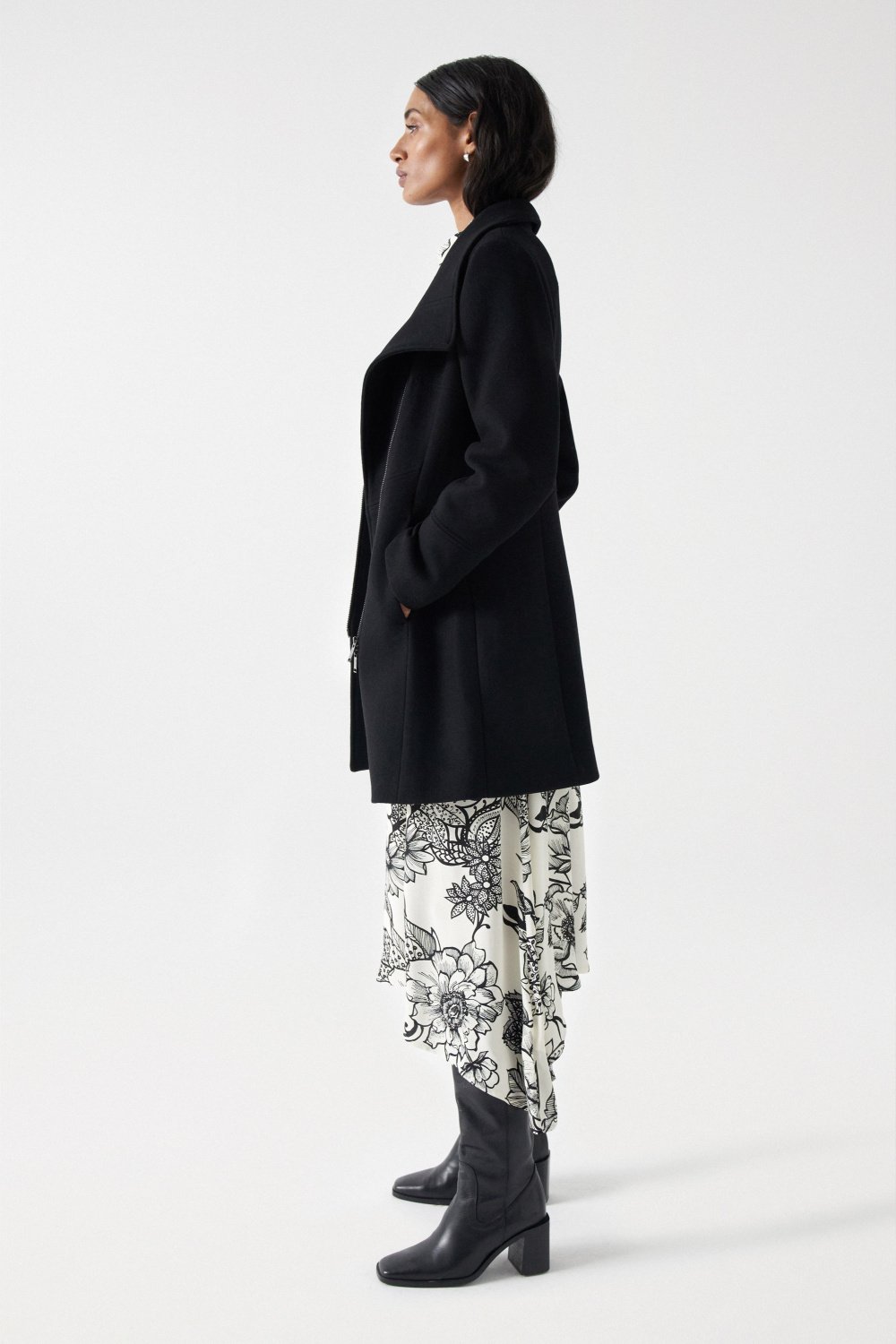 Wool Coat With Fur Collar in Noir Vestes Salsa Jeans