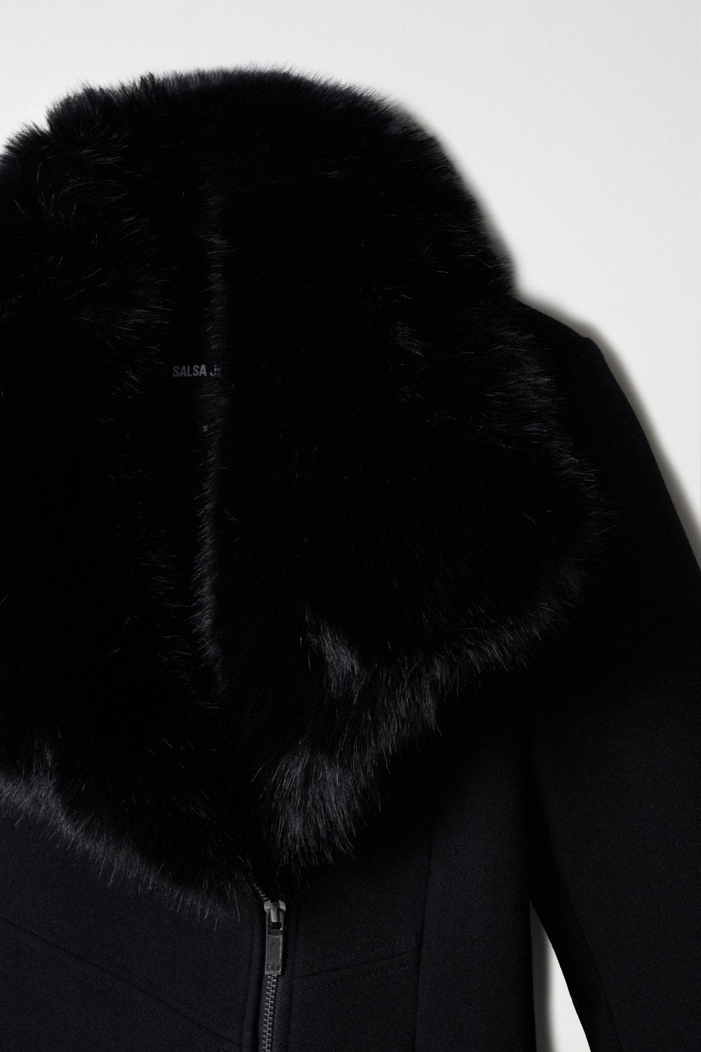Wool Coat With Fur Collar in Noir Vestes Salsa Jeans