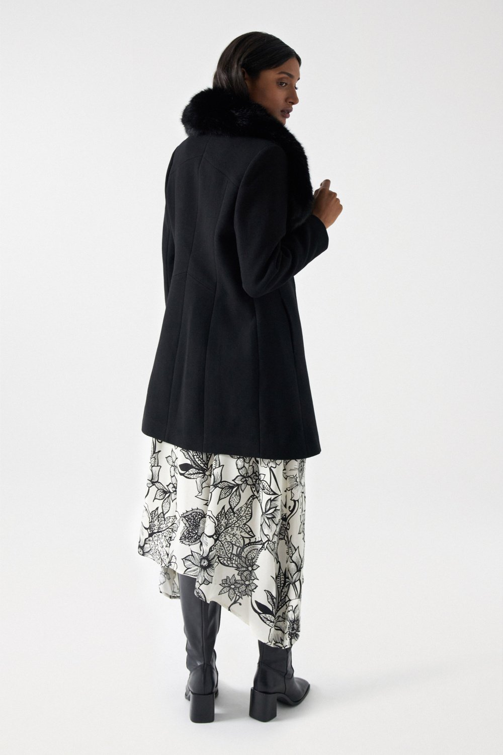 Wool Coat With Fur Collar in Noir Vestes Salsa Jeans