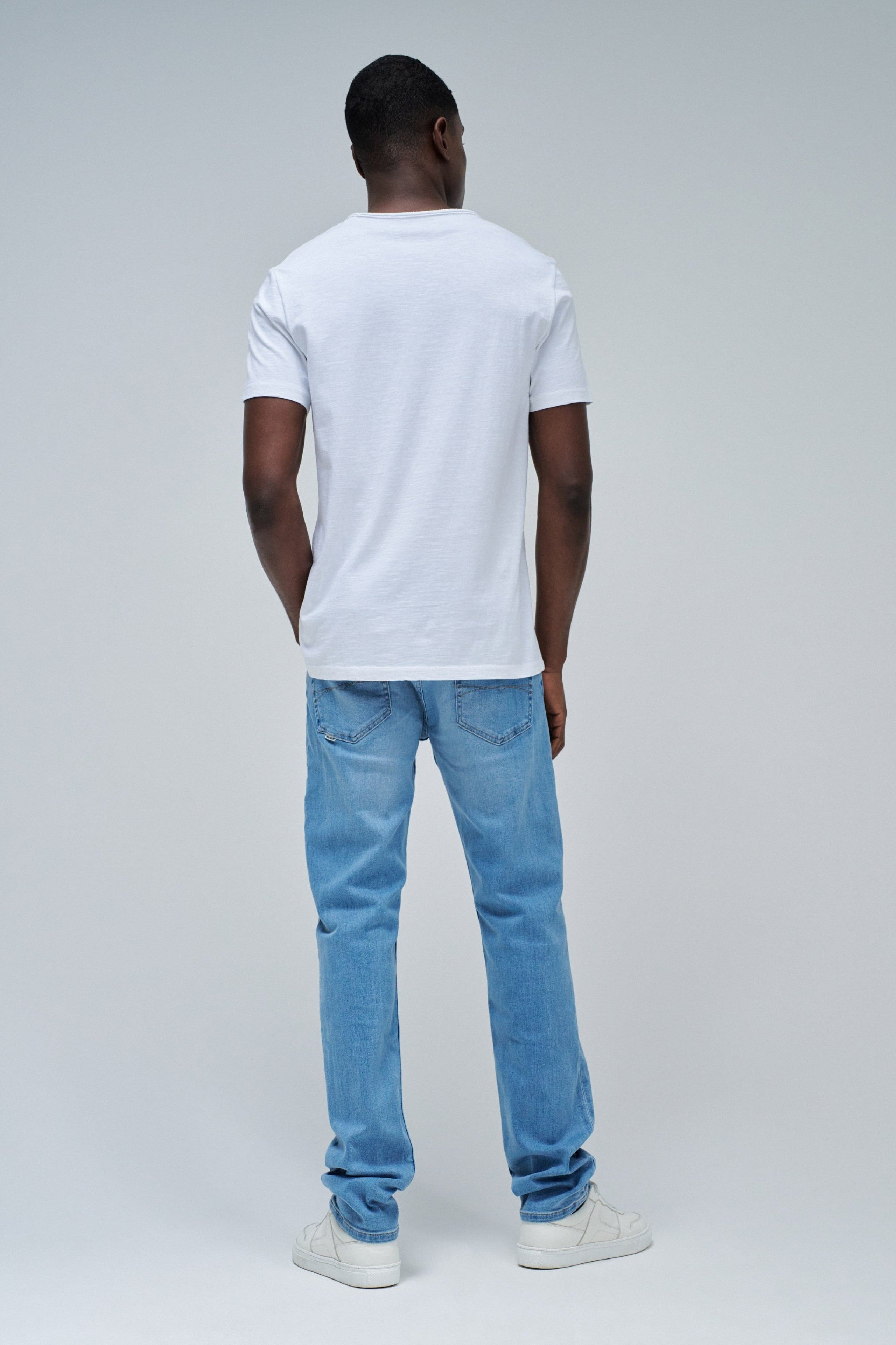 T-shirt Vneck Basic Slim Fit en blanc T-shirts Salsa Jeans