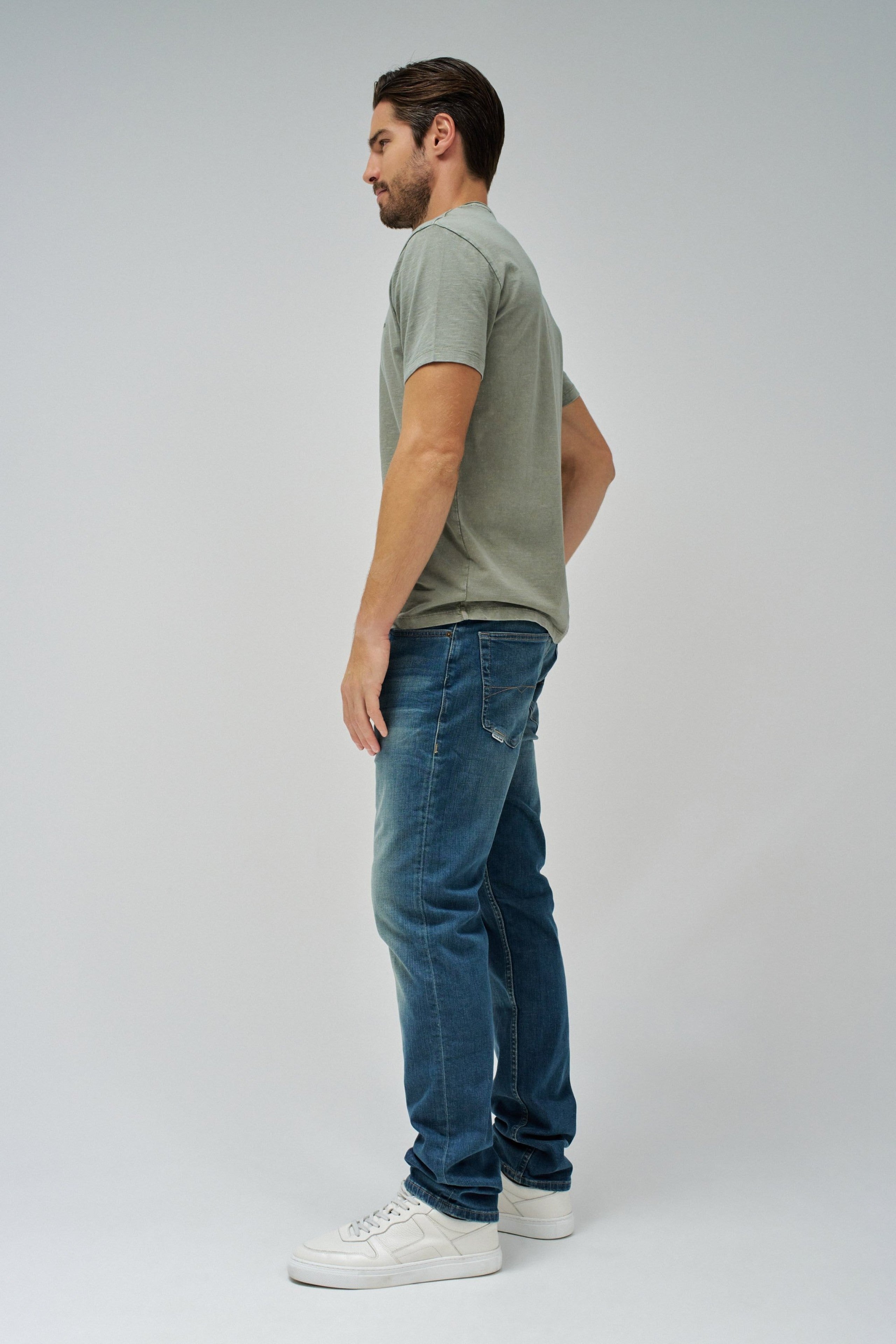 T-shirt V Neck Raw Edge Slim Fit en vert moyen T-shirts Salsa Jeans