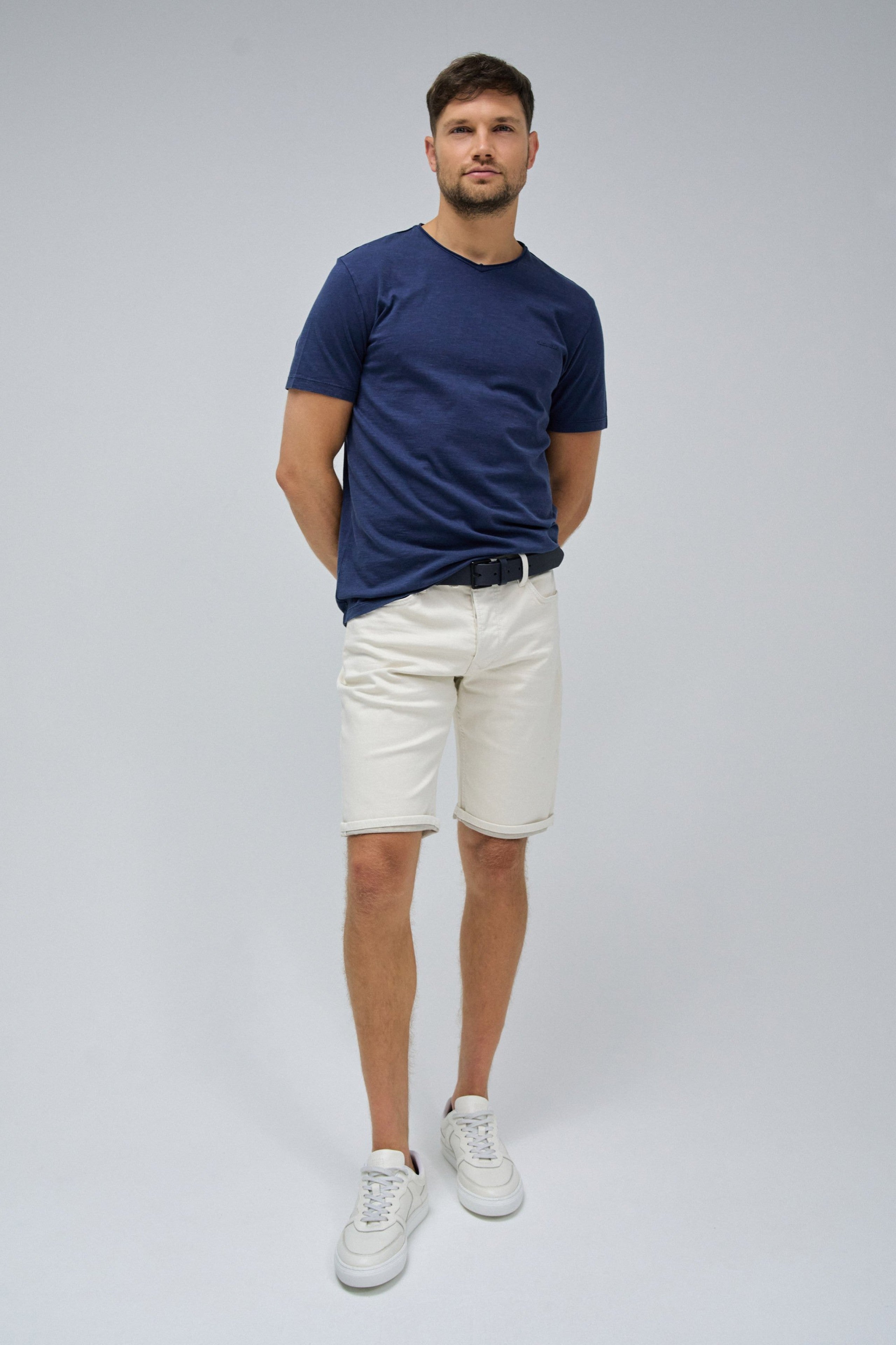 T-shirt V Neck Raw Edge Slim Fit en bleu moyen T-shirts Salsa Jeans