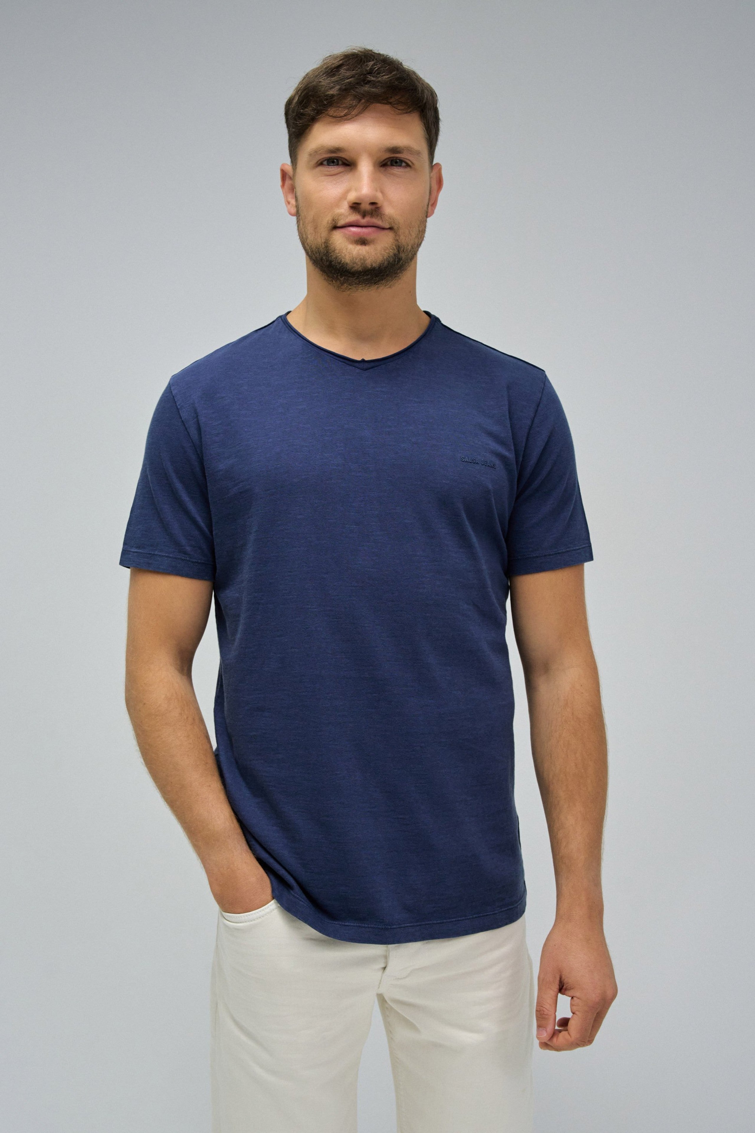 T-shirt V Neck Raw Edge Slim Fit en bleu moyen T-shirts Salsa Jeans