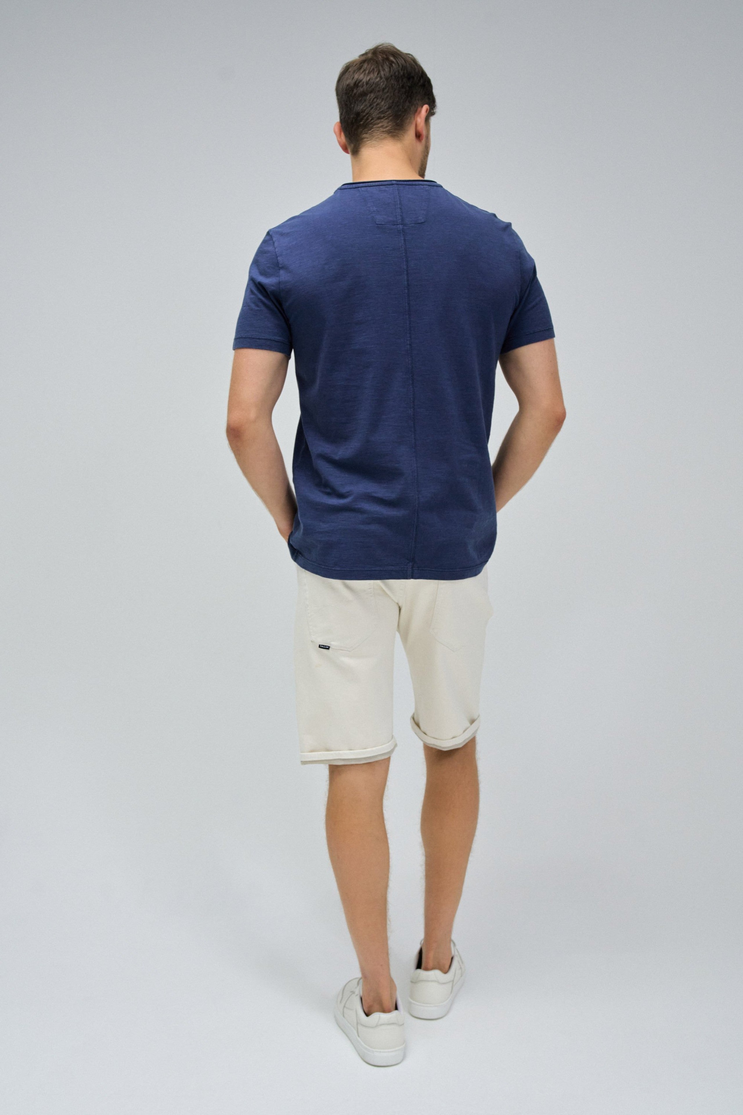 T-shirt V Neck Raw Edge Slim Fit en bleu moyen T-shirts Salsa Jeans