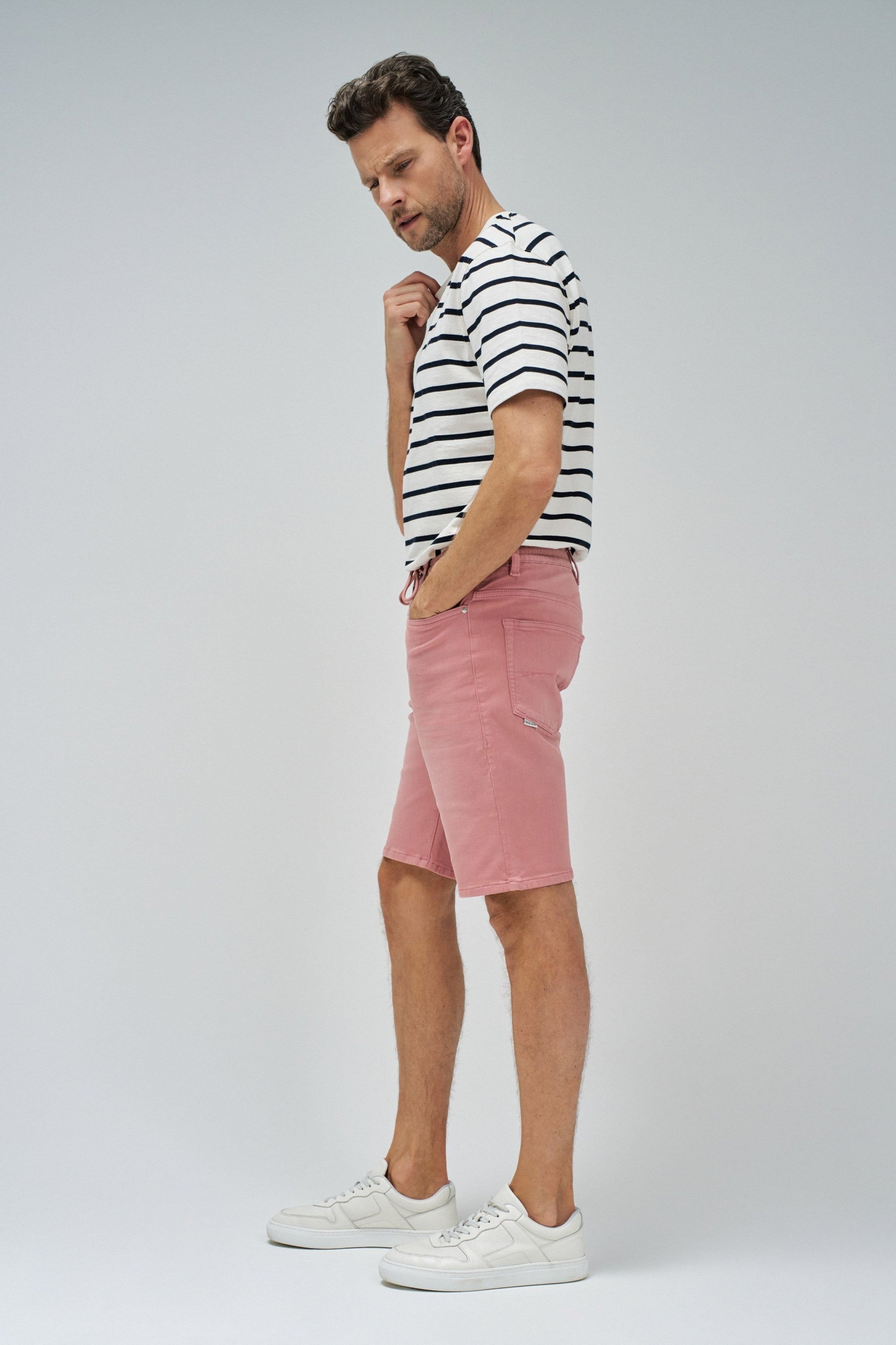 Short Jogger S-Activ Washed Colors en rose moyen Short en jean Salsa Jeans